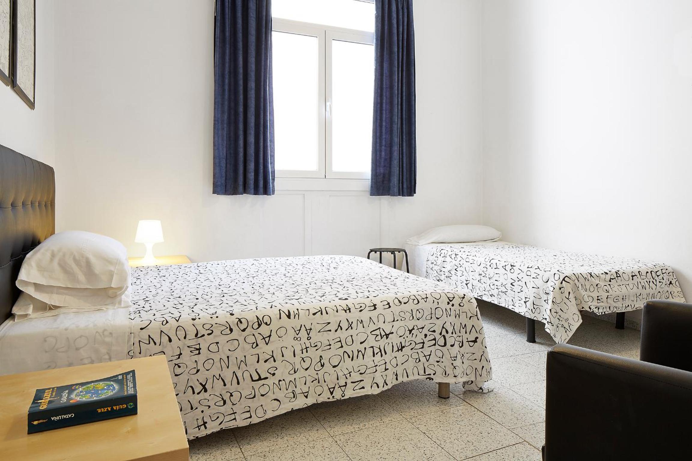Triple Room with Private Bathroom photo 2