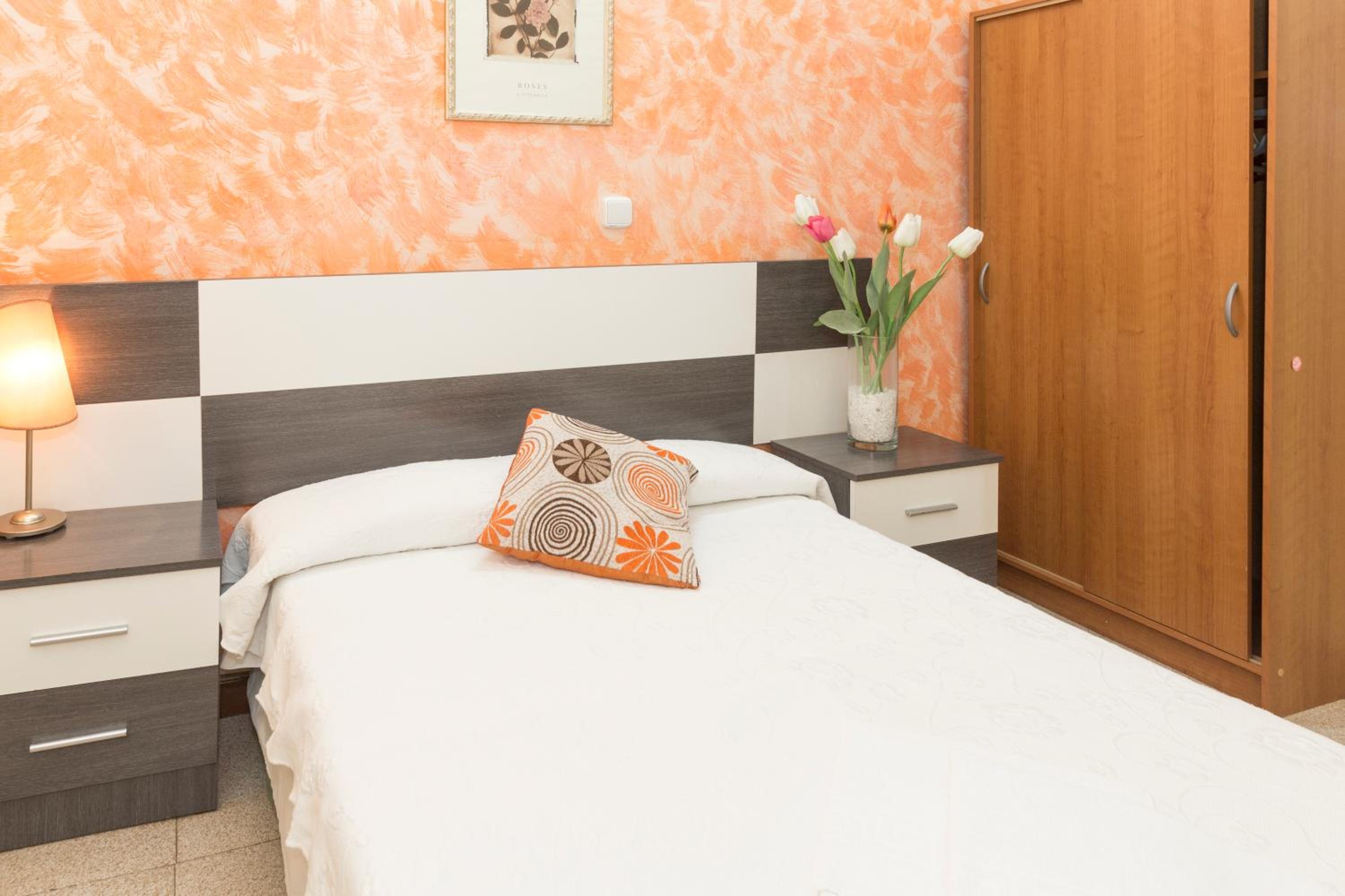 Economy Double Room With Shared Bathroom photo 3
