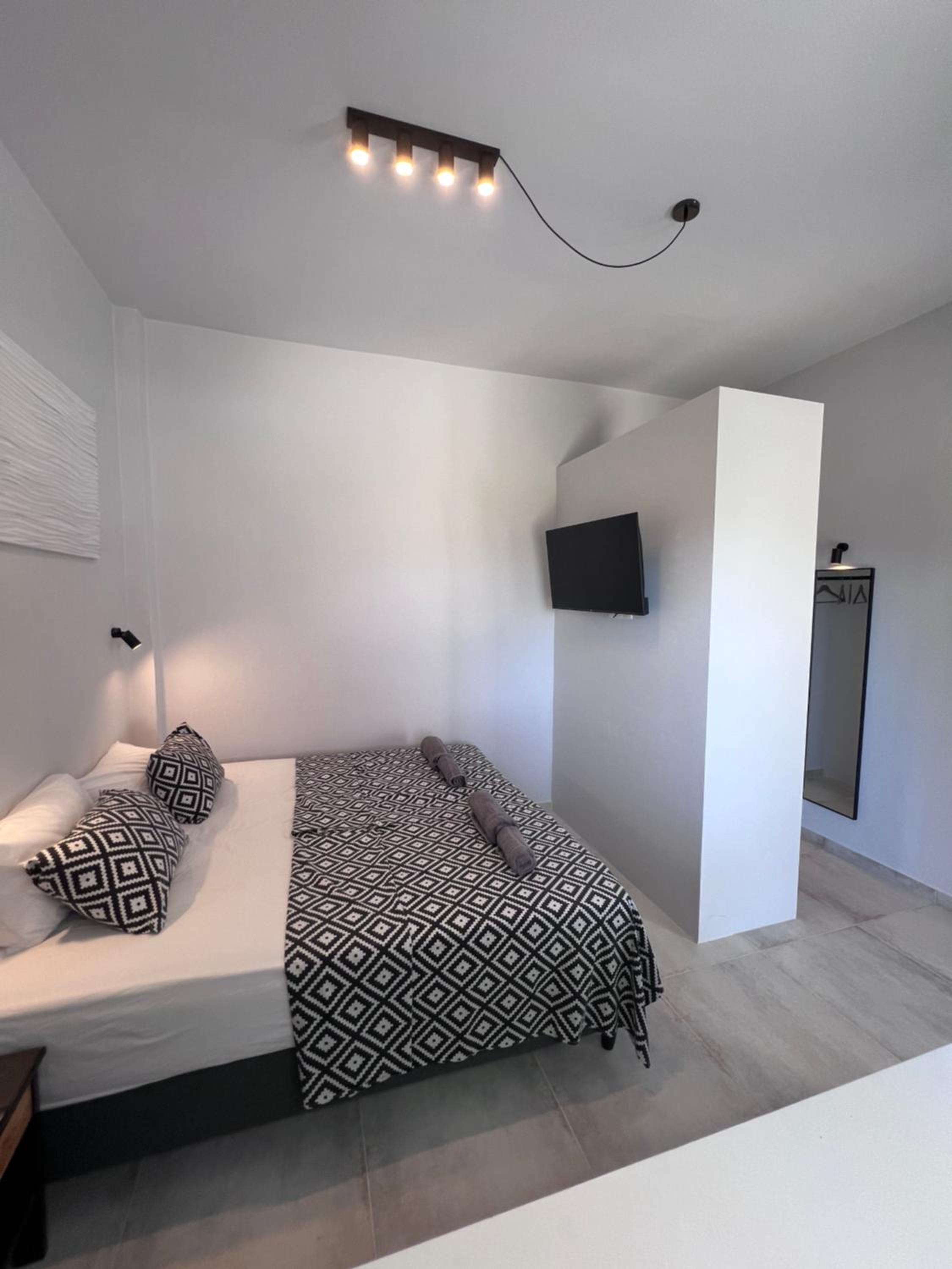 Double or Twin Room with Sea View photo 3