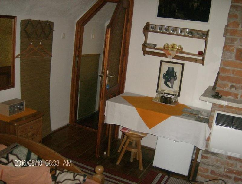 Deluxe Double Room with Shower - Photo 4