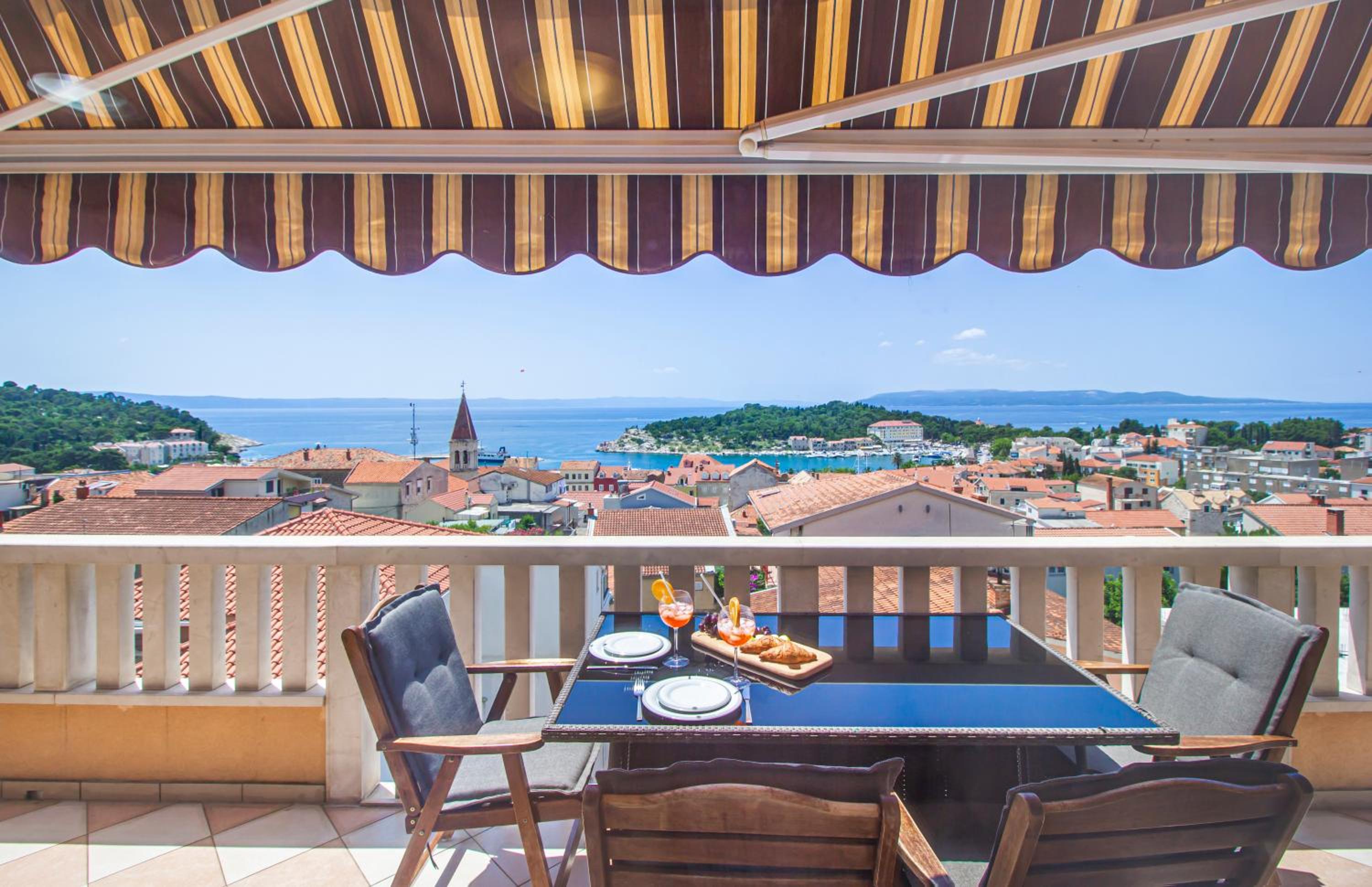 Two-Bedroom Deluxe Apartment with Ocean View