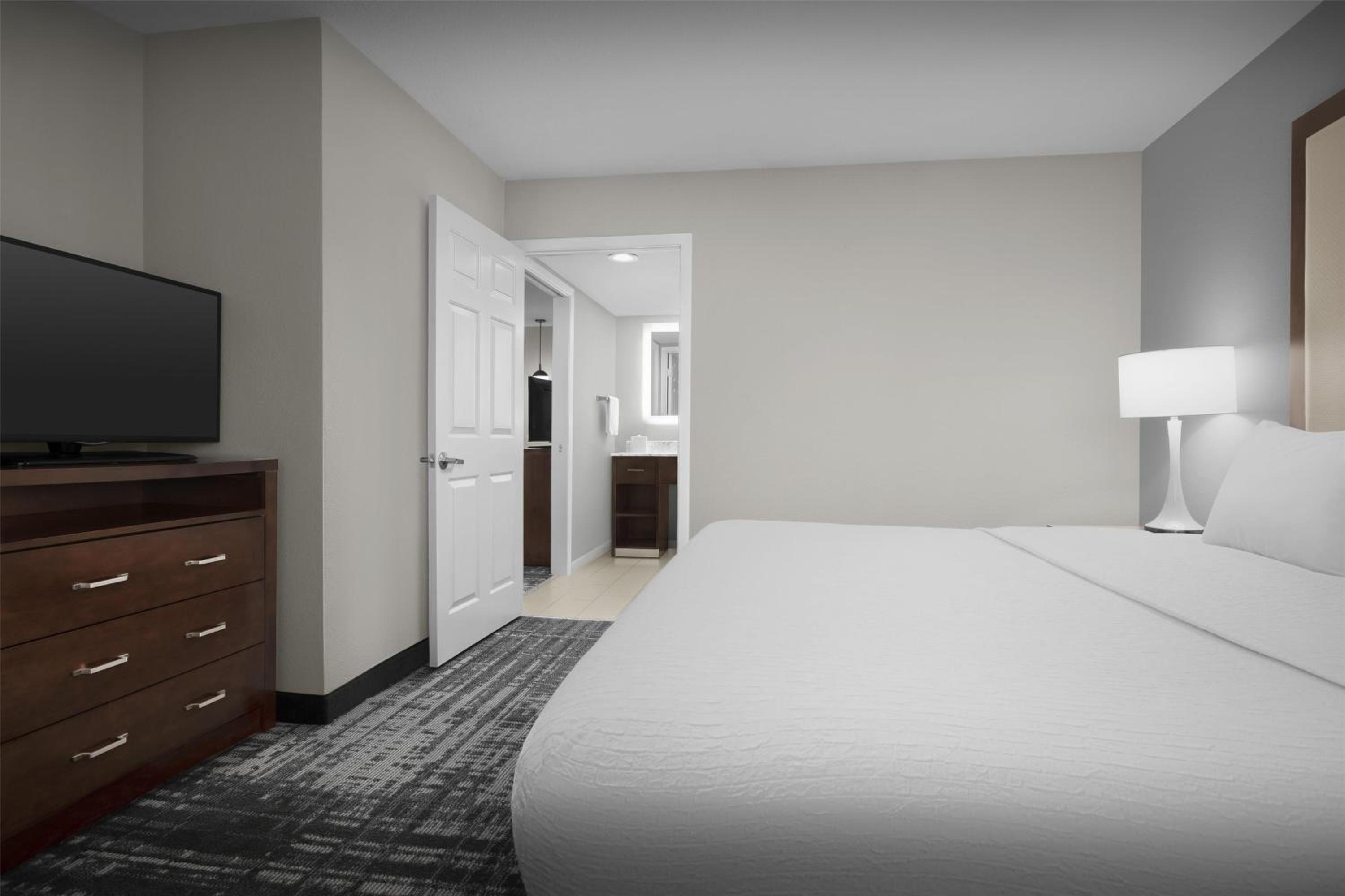 King Room with Peloton Bike - Photo 2