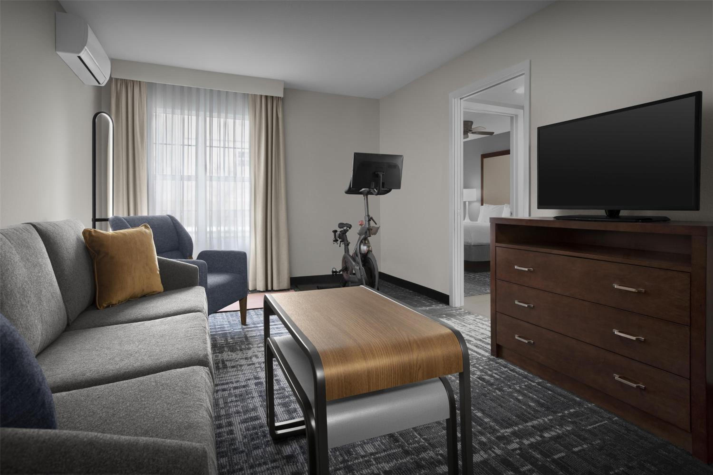 King Room with Peloton Bike - Photo 5