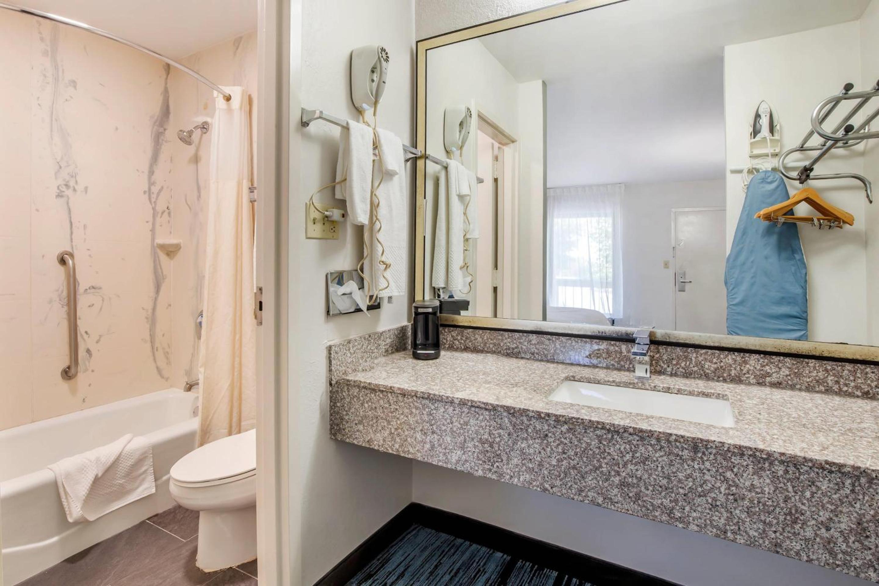 Queen Room with Two Queen Beds - Non-Smoking/Pet Friendly - Photo 1
