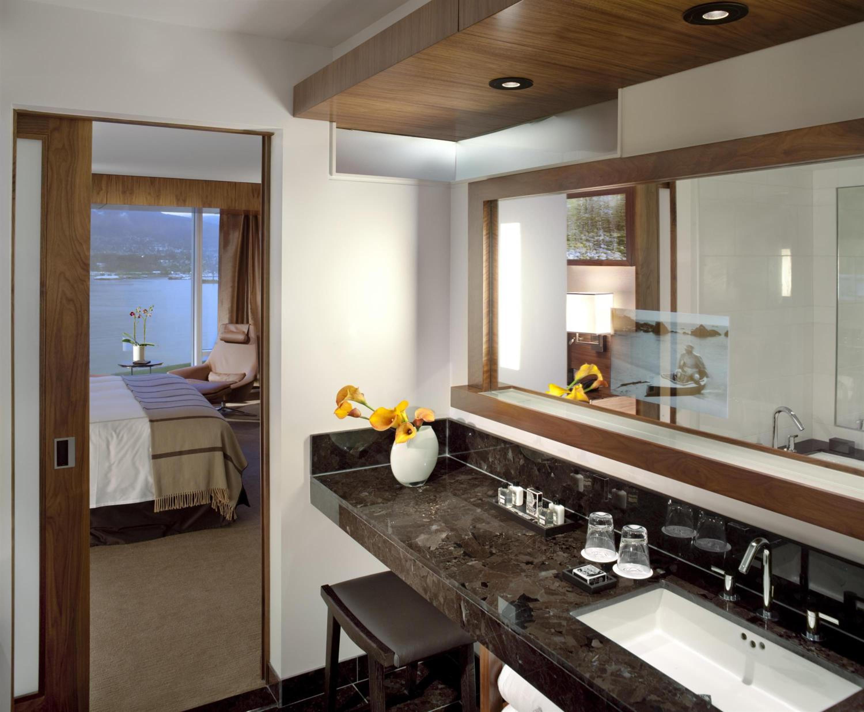 Fairmont Gold Harbour King Jetted Tub - Non-Smoking