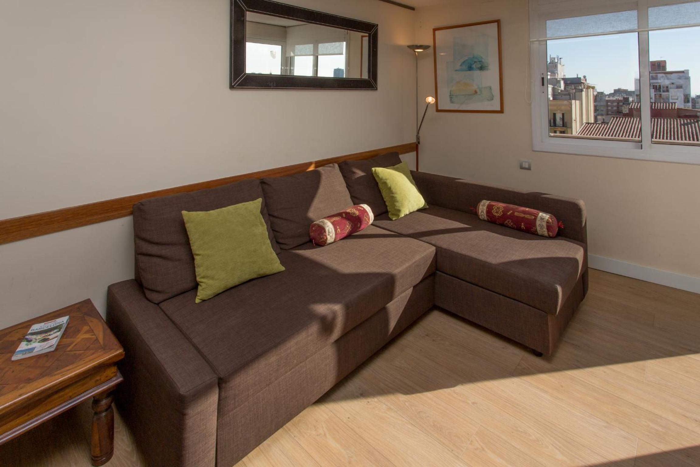 One-Bedroom Apartment photo 2