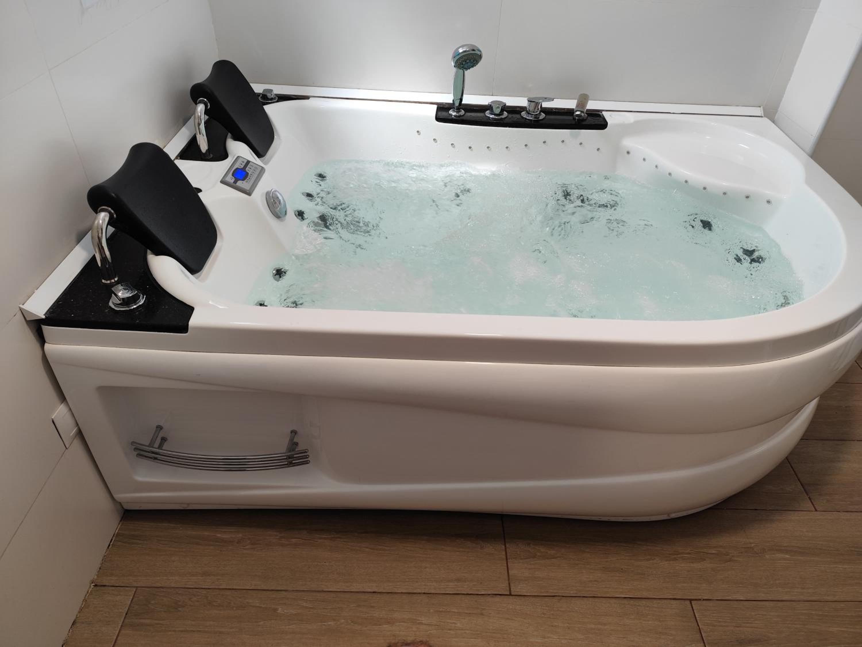 Studio with Spa Bath photo 2