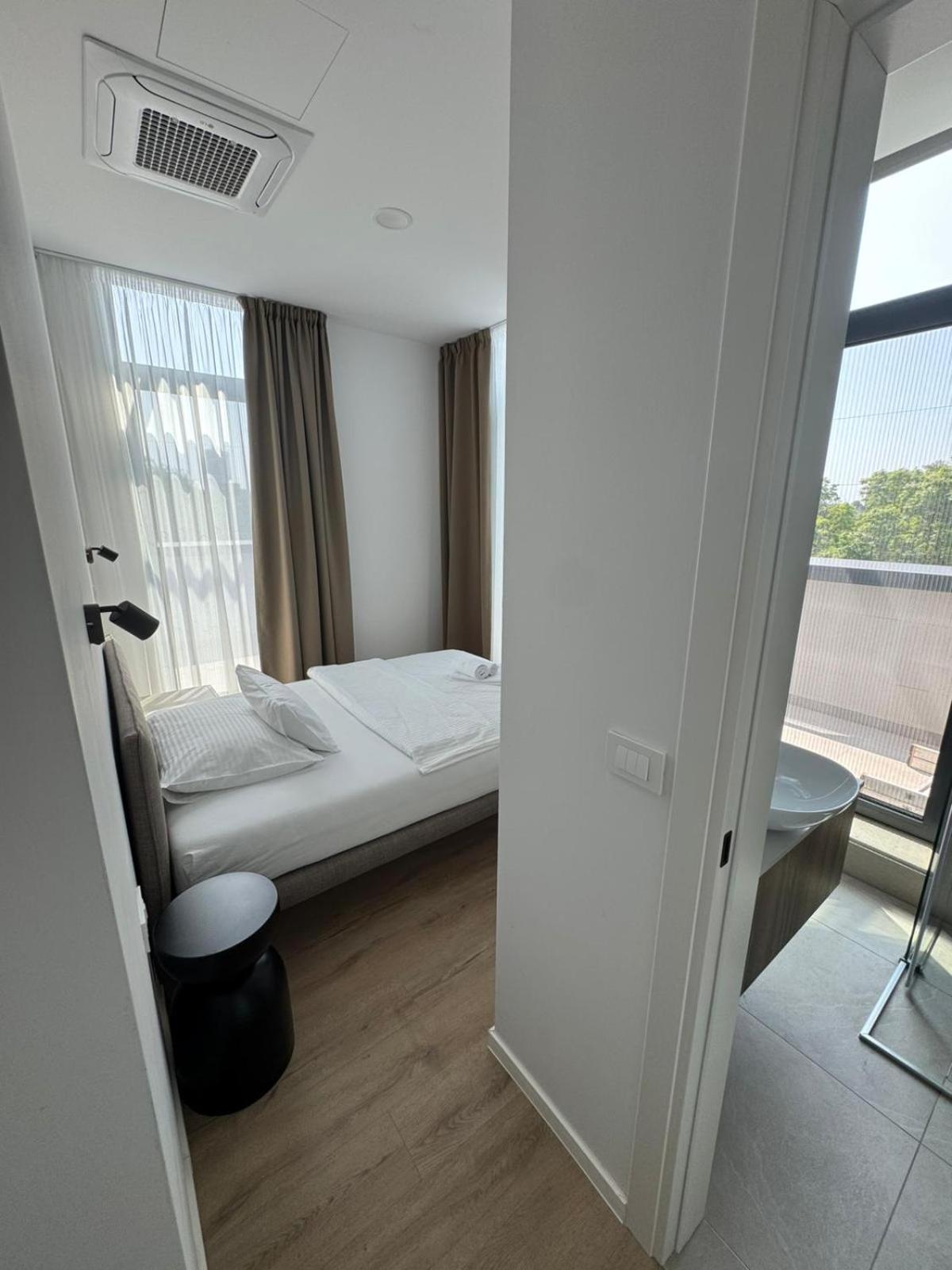 Two-Bedroom Apartment with Balcony photo 2