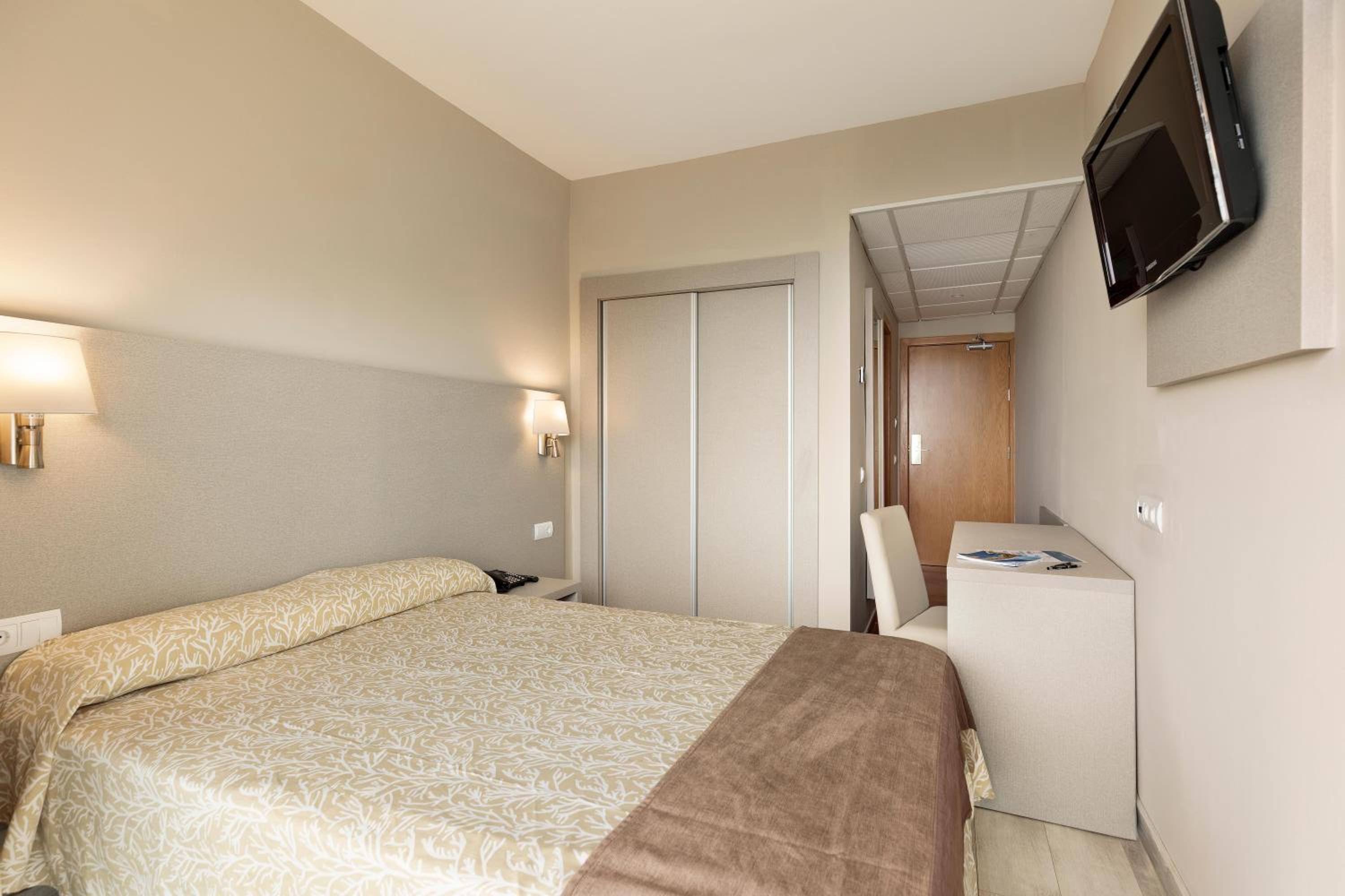 Double Room with Sea View (2 Adults)