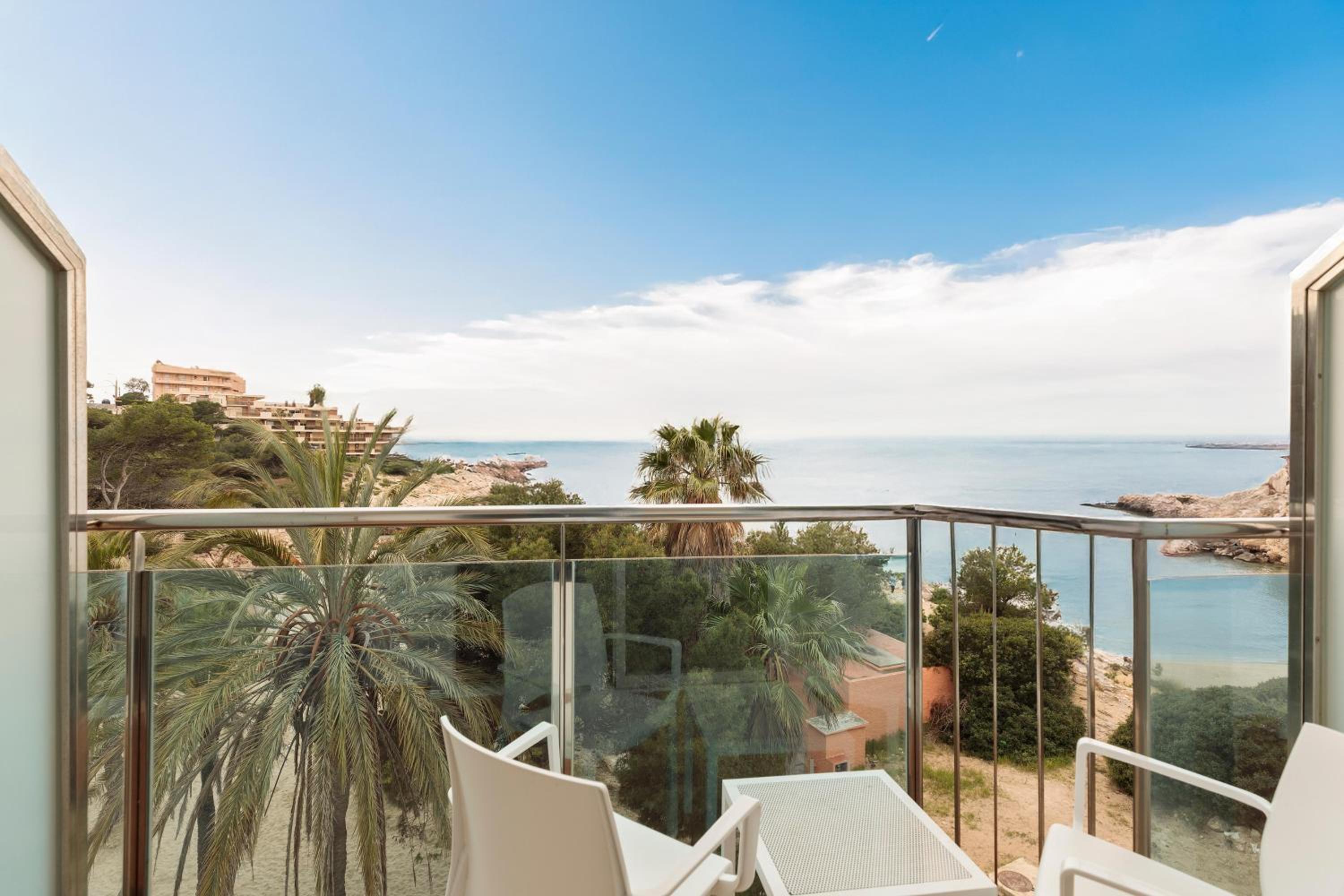 Double Room with Sea View (3 Adults)
