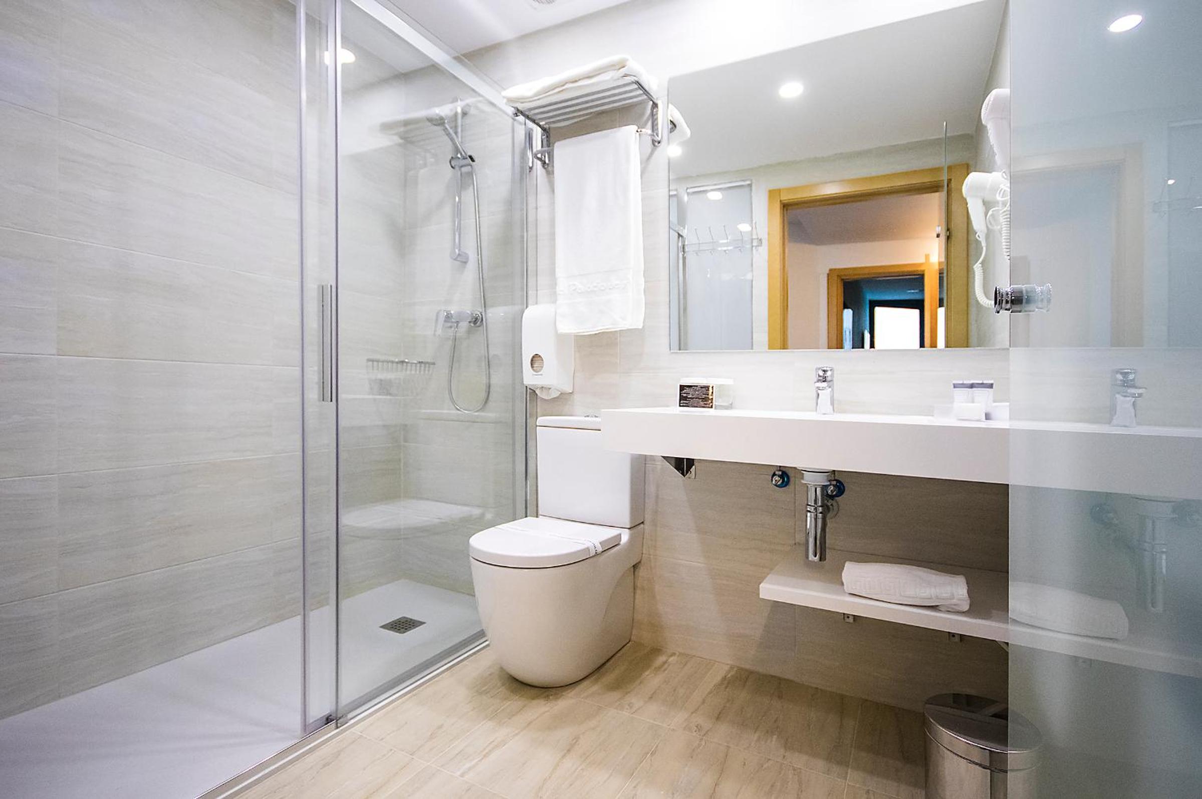 Luxury One-Bedroom Apartment photo 2