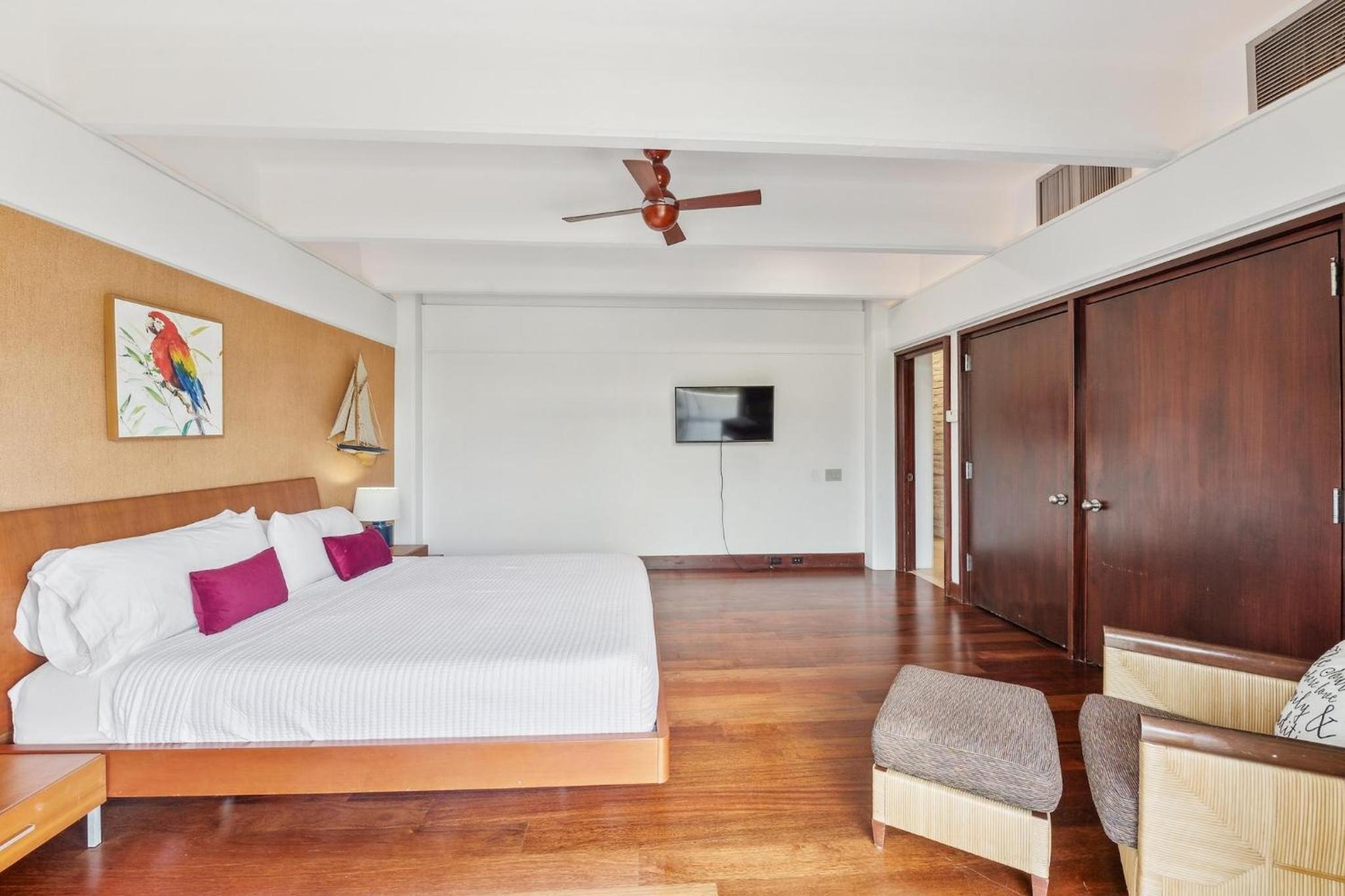 Seven-Bedroom House photo 1