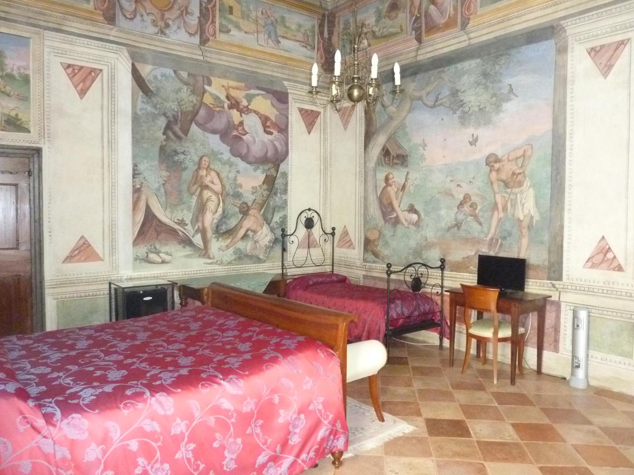 Triple Room with Private Bathroom photo 3