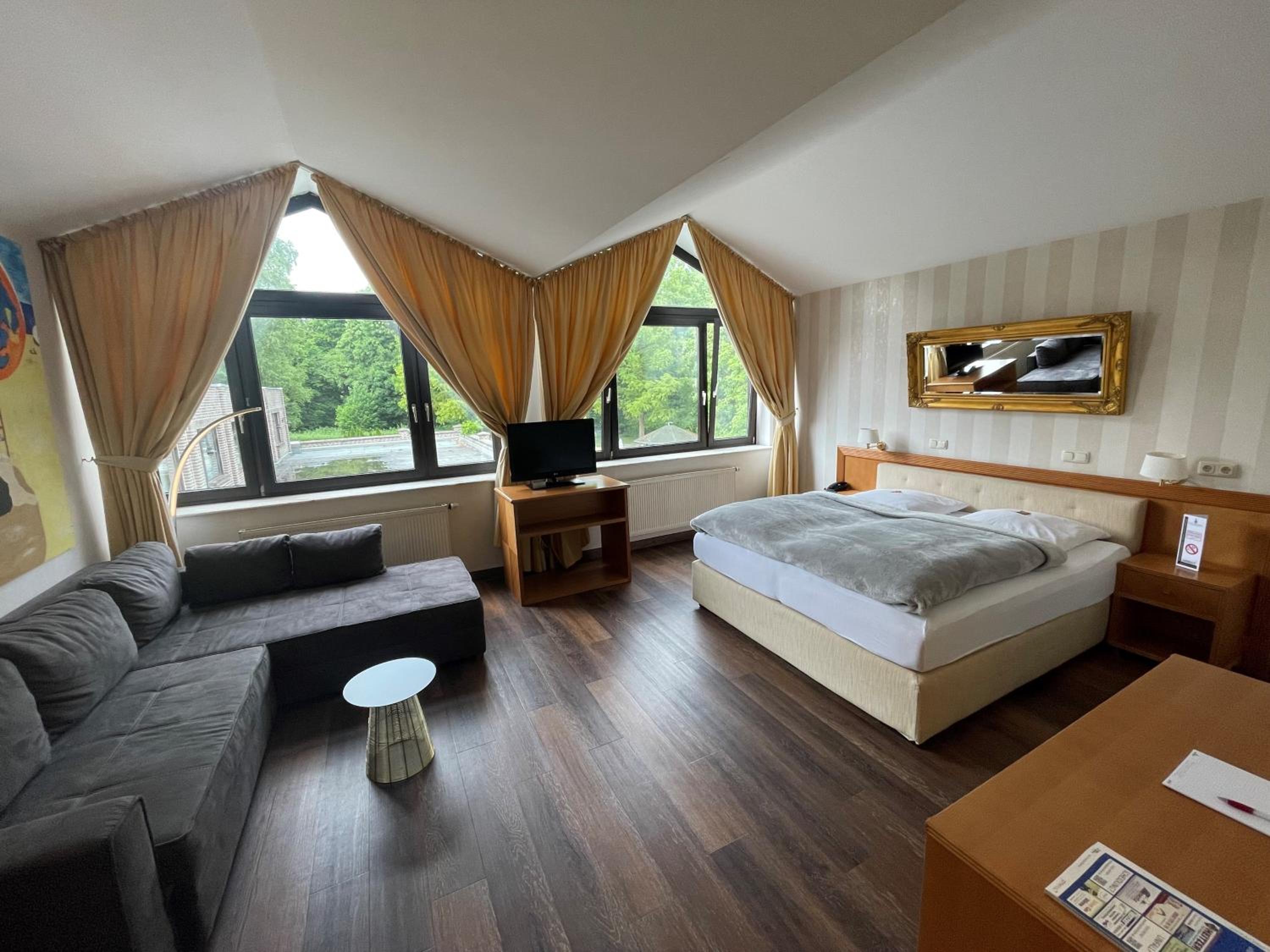 Suite - Photo 3
