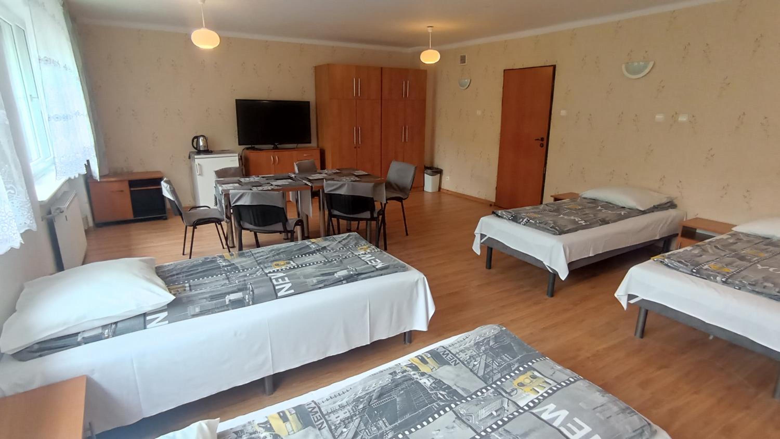 6-Bed Mixed Dormitory Room photo 2