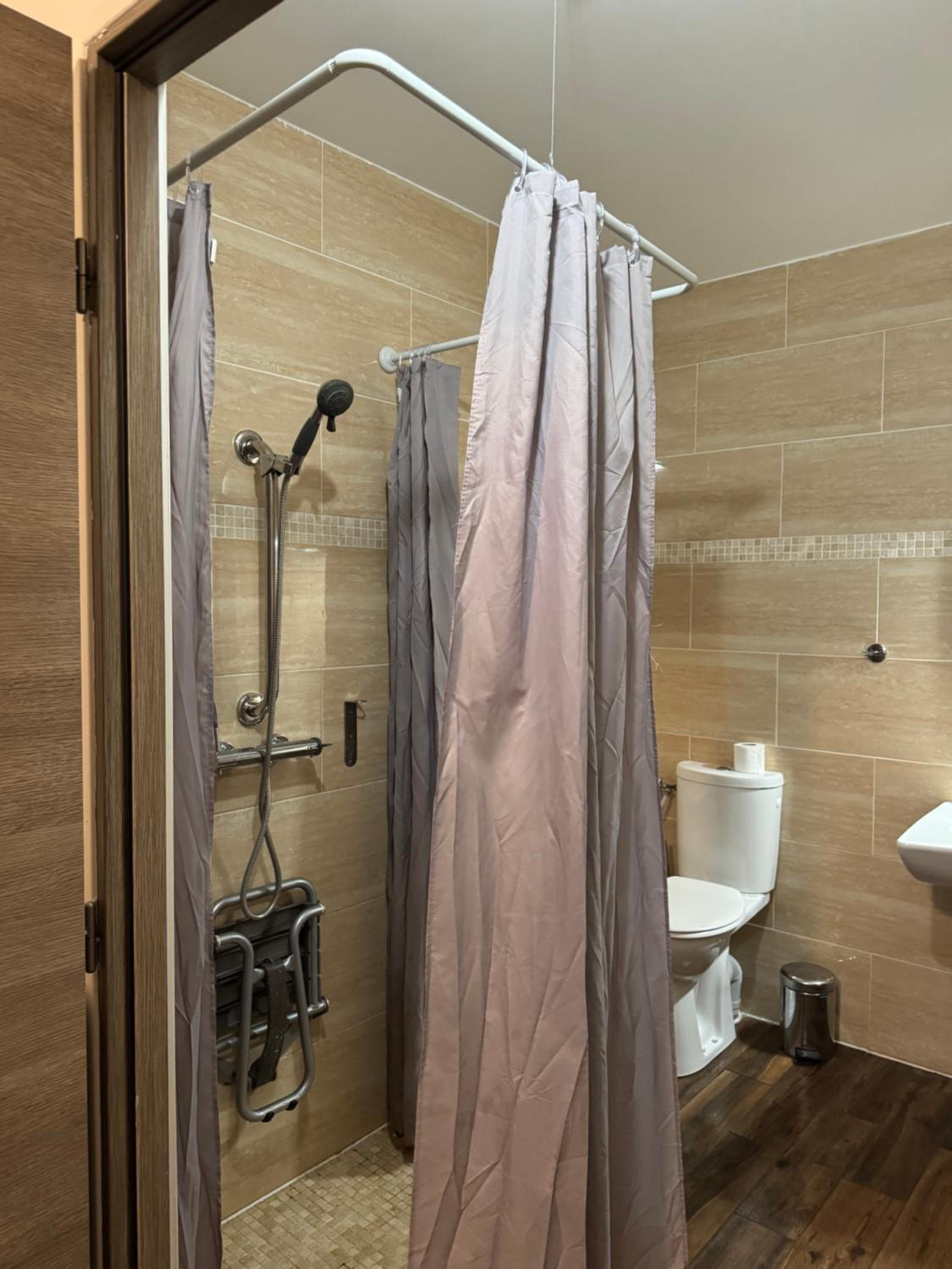 Double Room - Disability Access photo 3