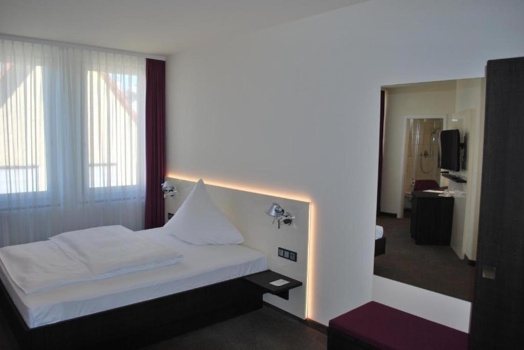Large Single Room
