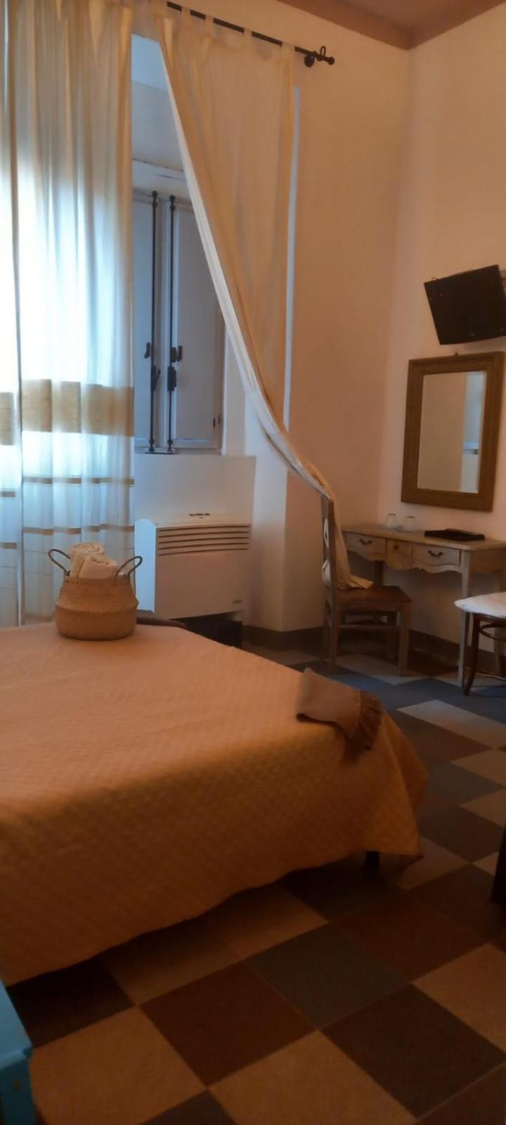 Double or Twin Room photo 2