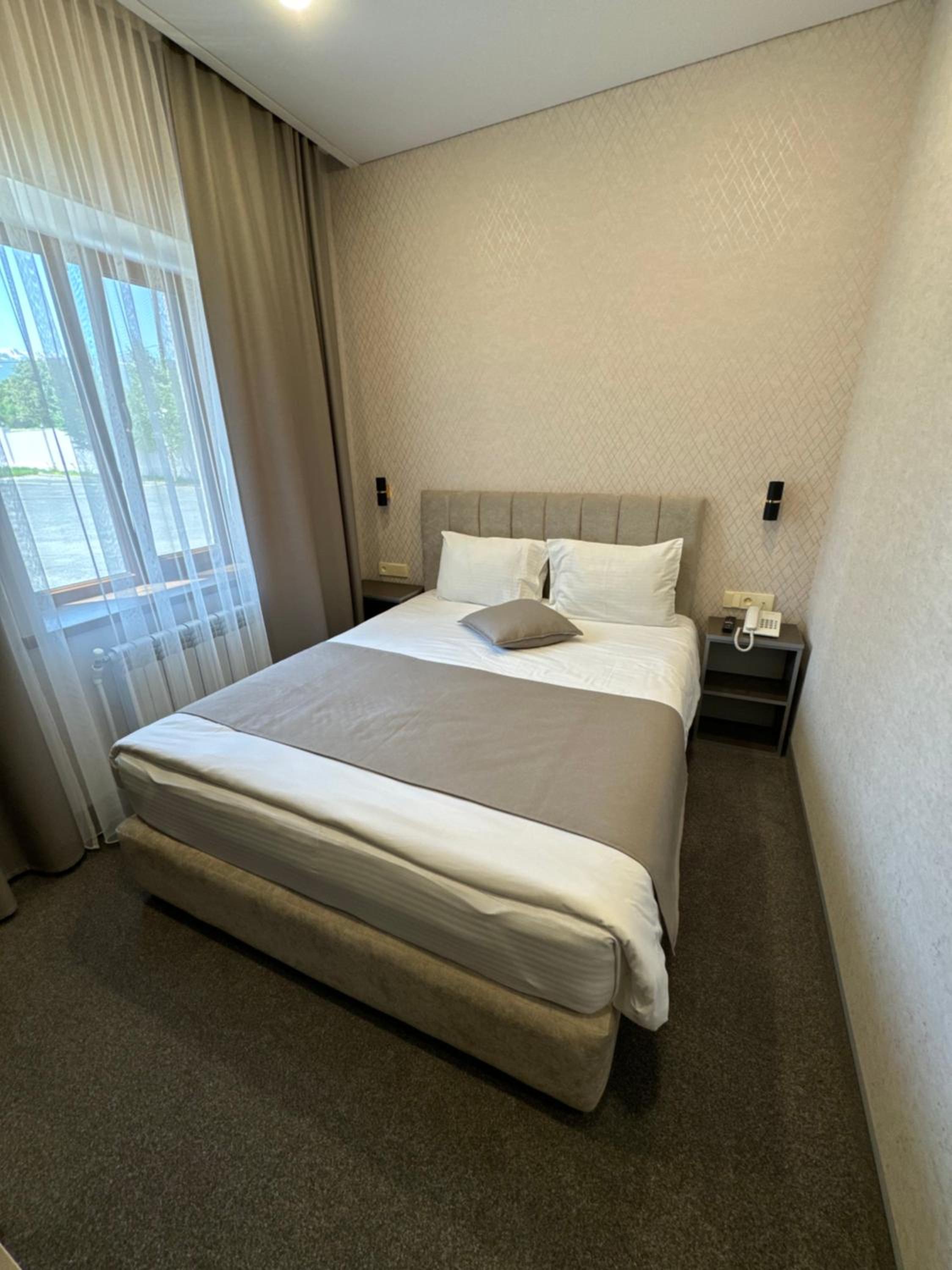 Deluxe Double Room with Shower