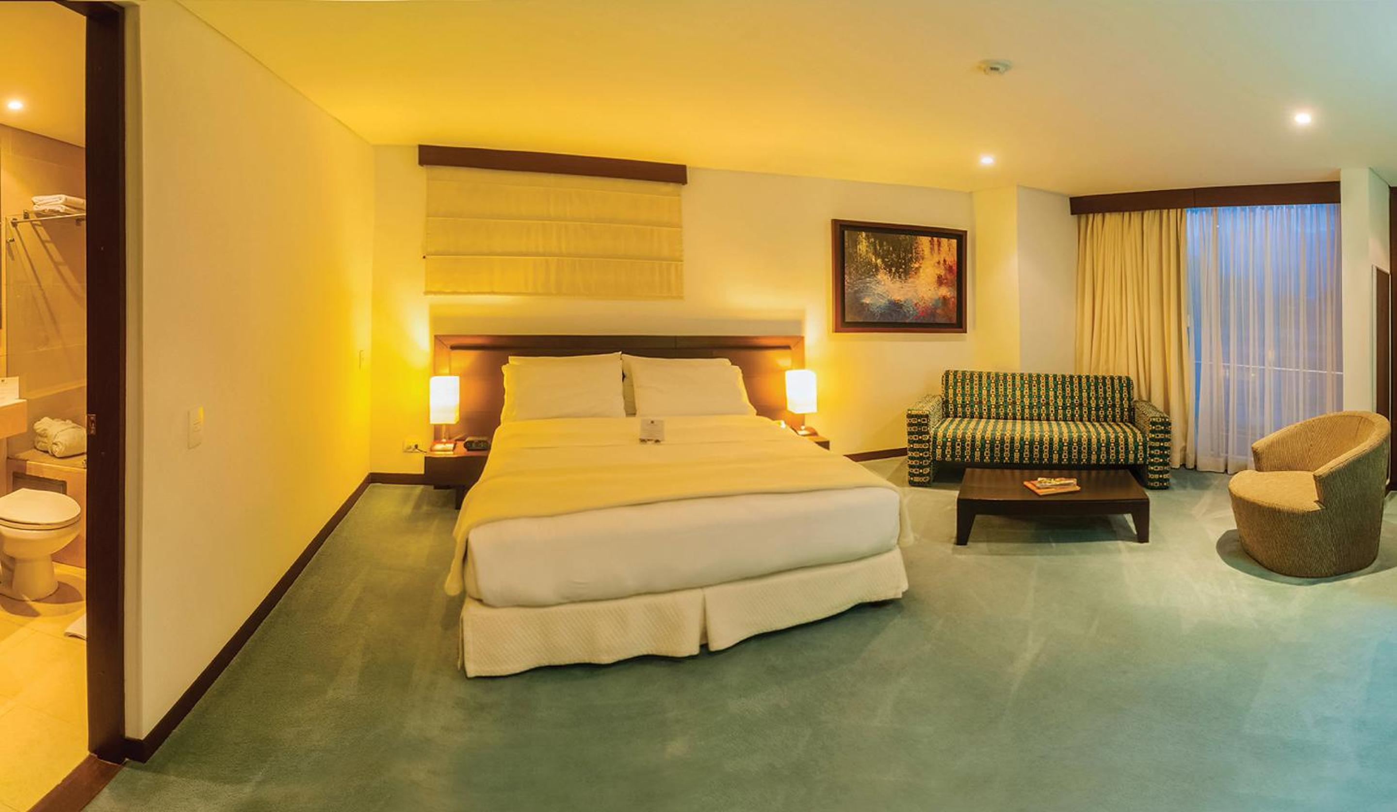Executive Suite - Photo 1
