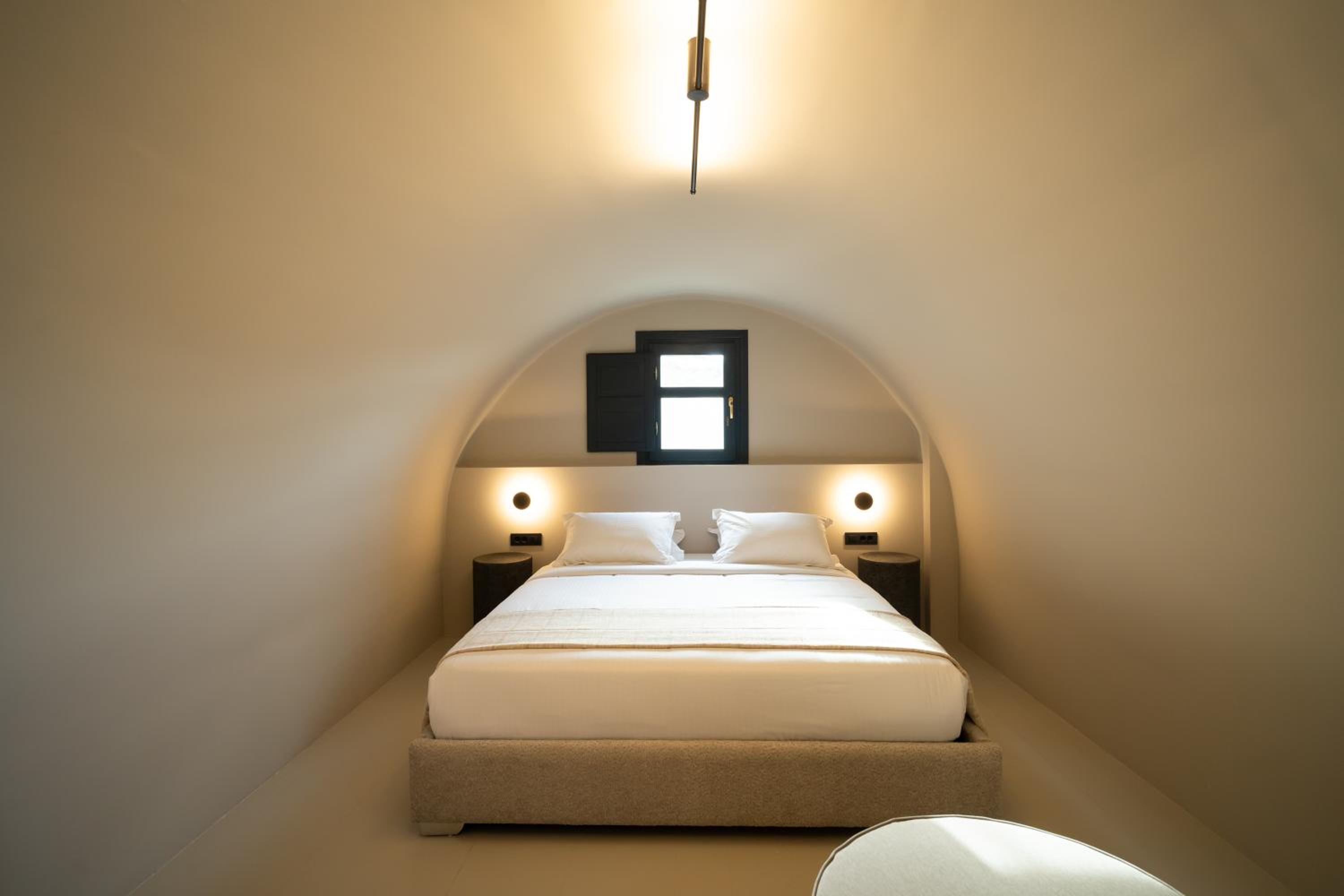 Split Level Junior Suite with Caldera View