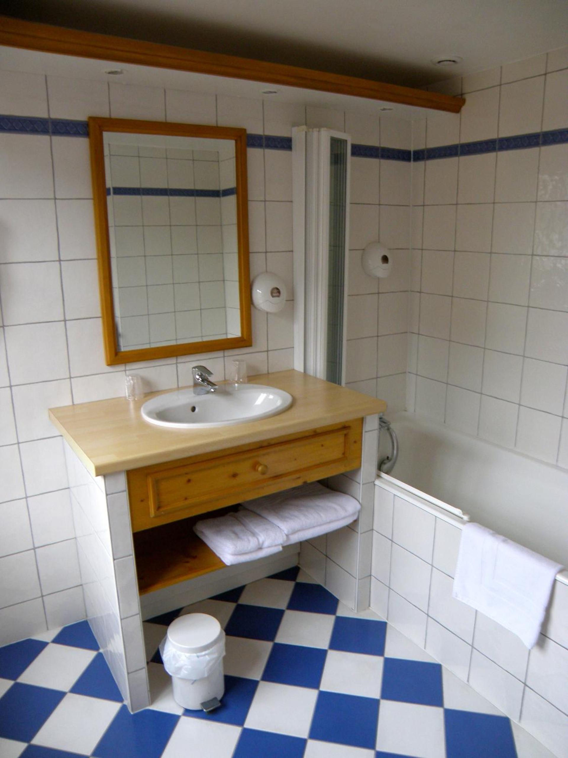 Comfort Double Room with Seating Area - Photo 6