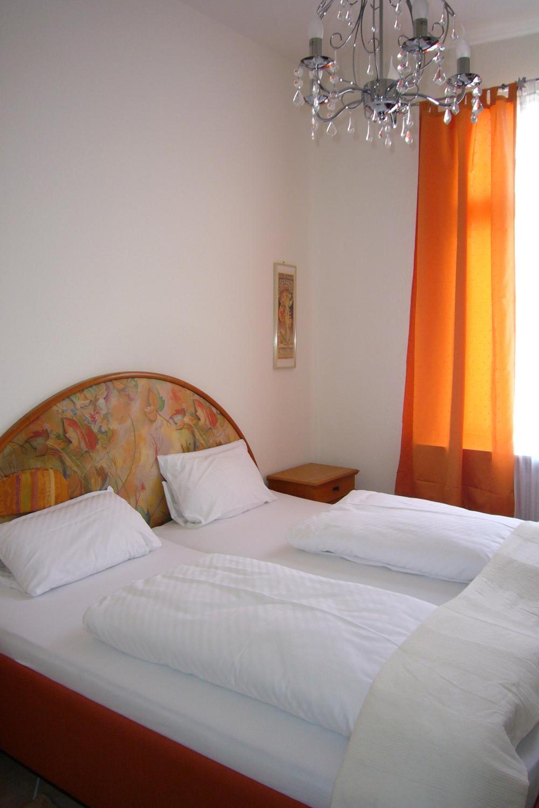 Double Room - Photo 7