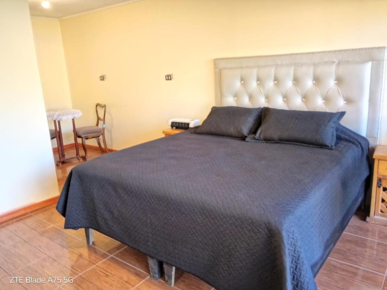 One-Bedroom House photo 1