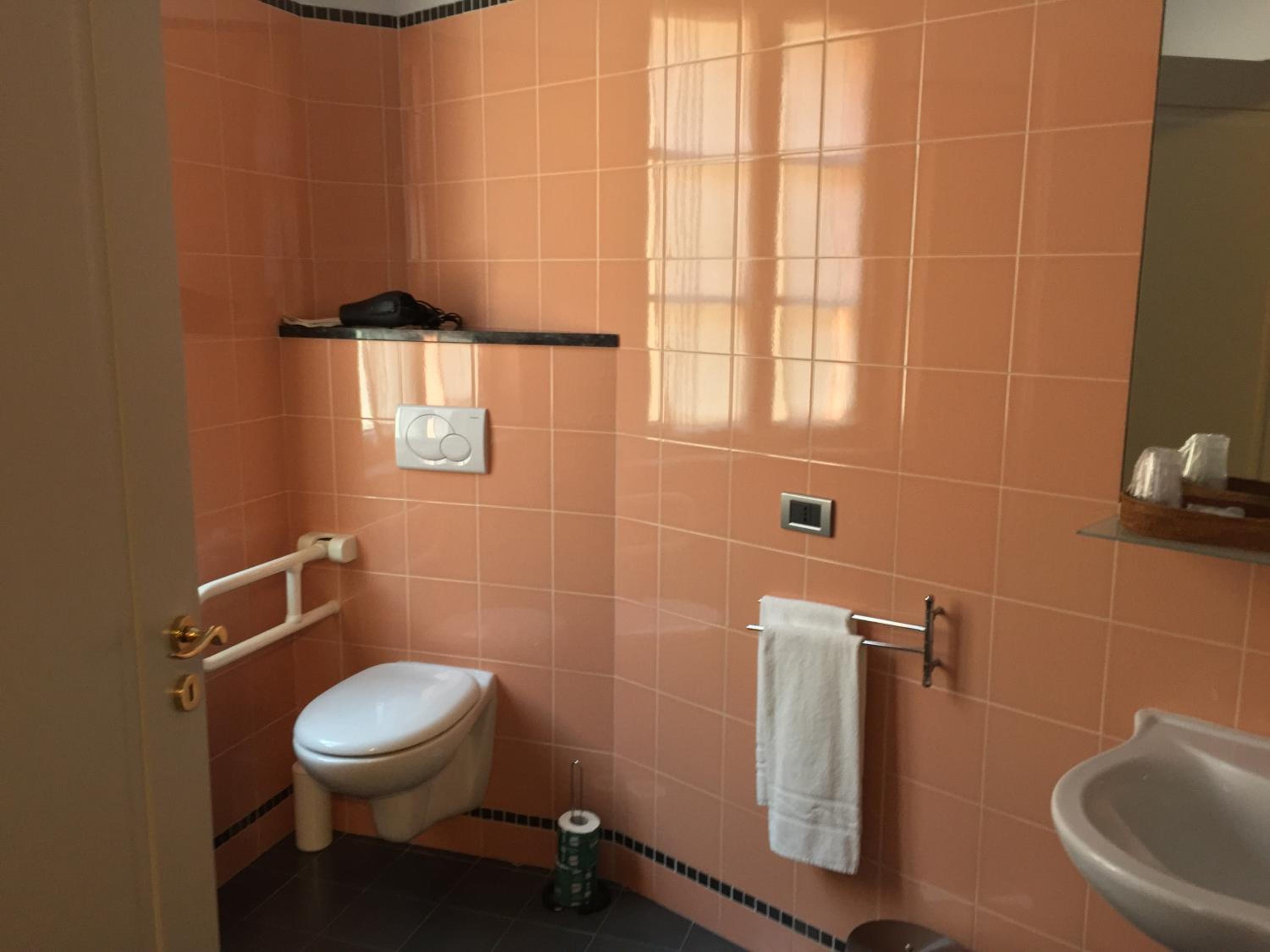Standard Twin Room photo 2