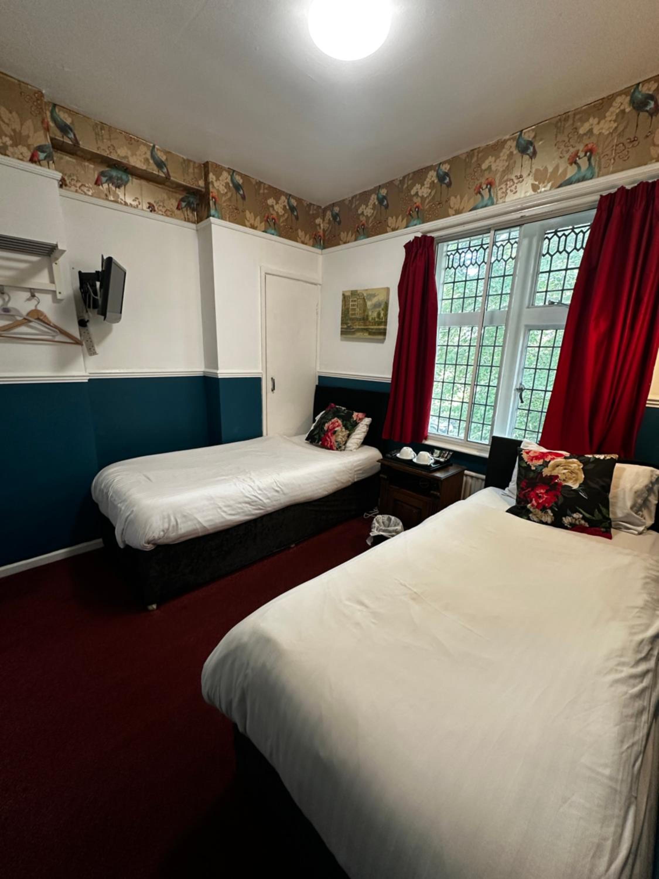 Small Twin Room photo 2