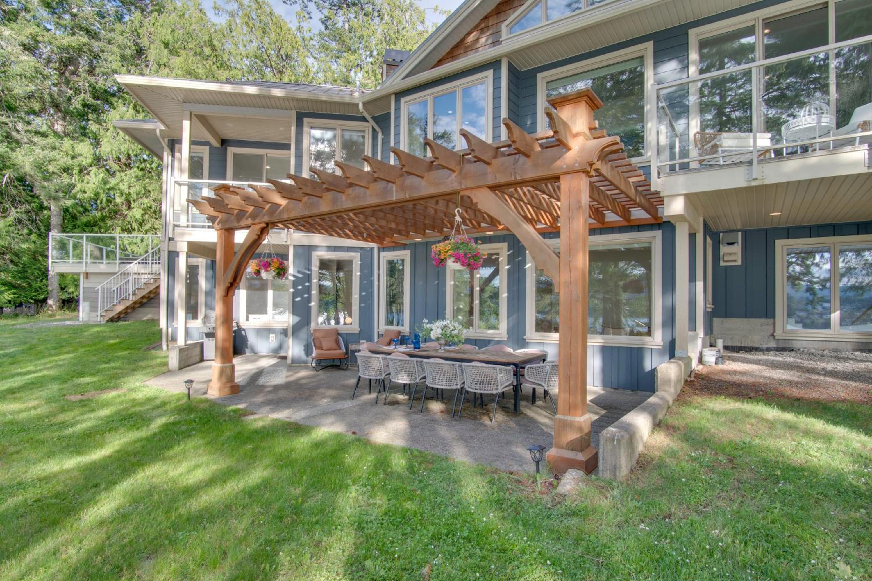 Four-Bedroom Deluxe Home - Oceanfront photo 1