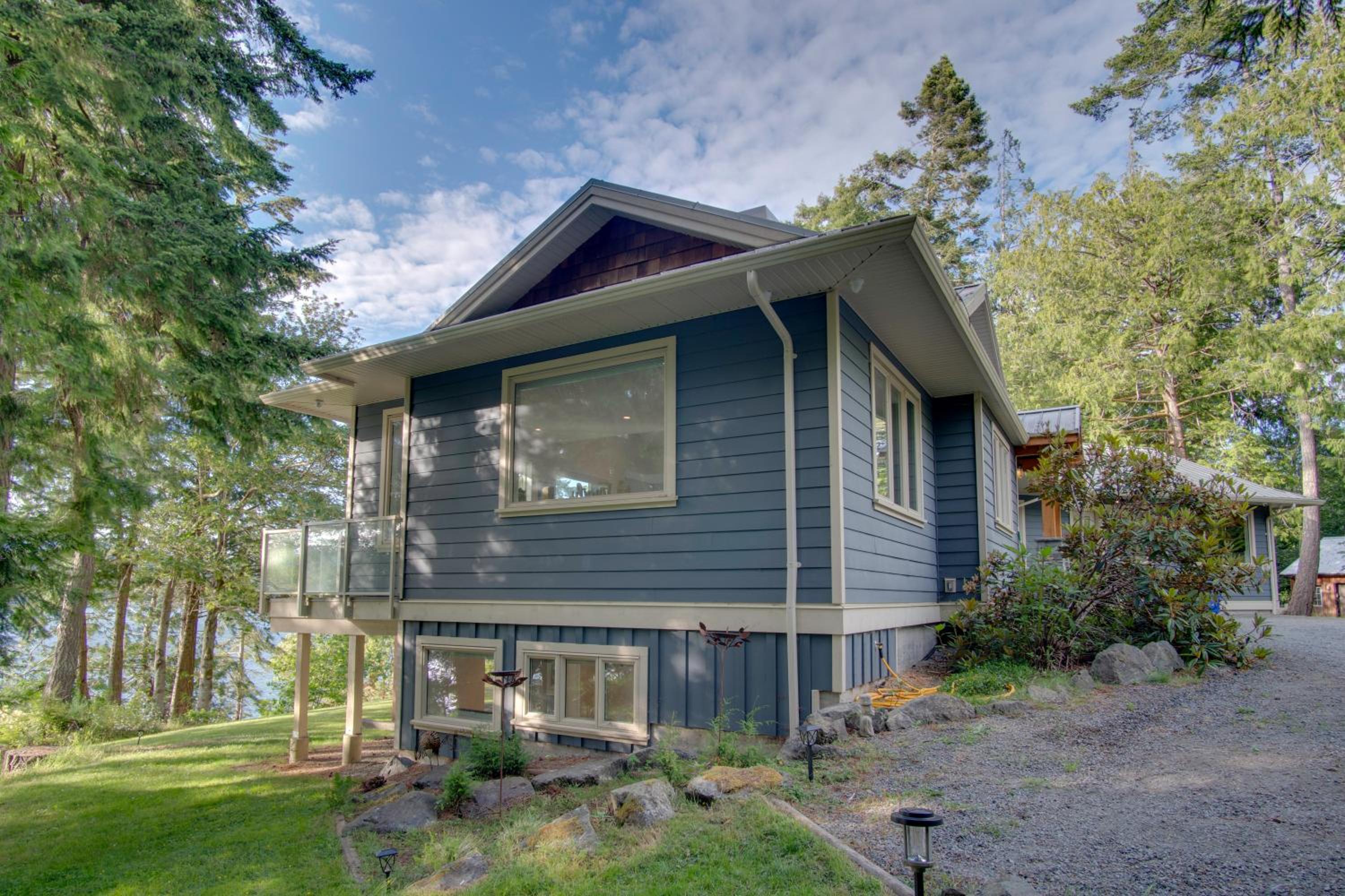 Four-Bedroom Deluxe Home - Oceanfront photo 3