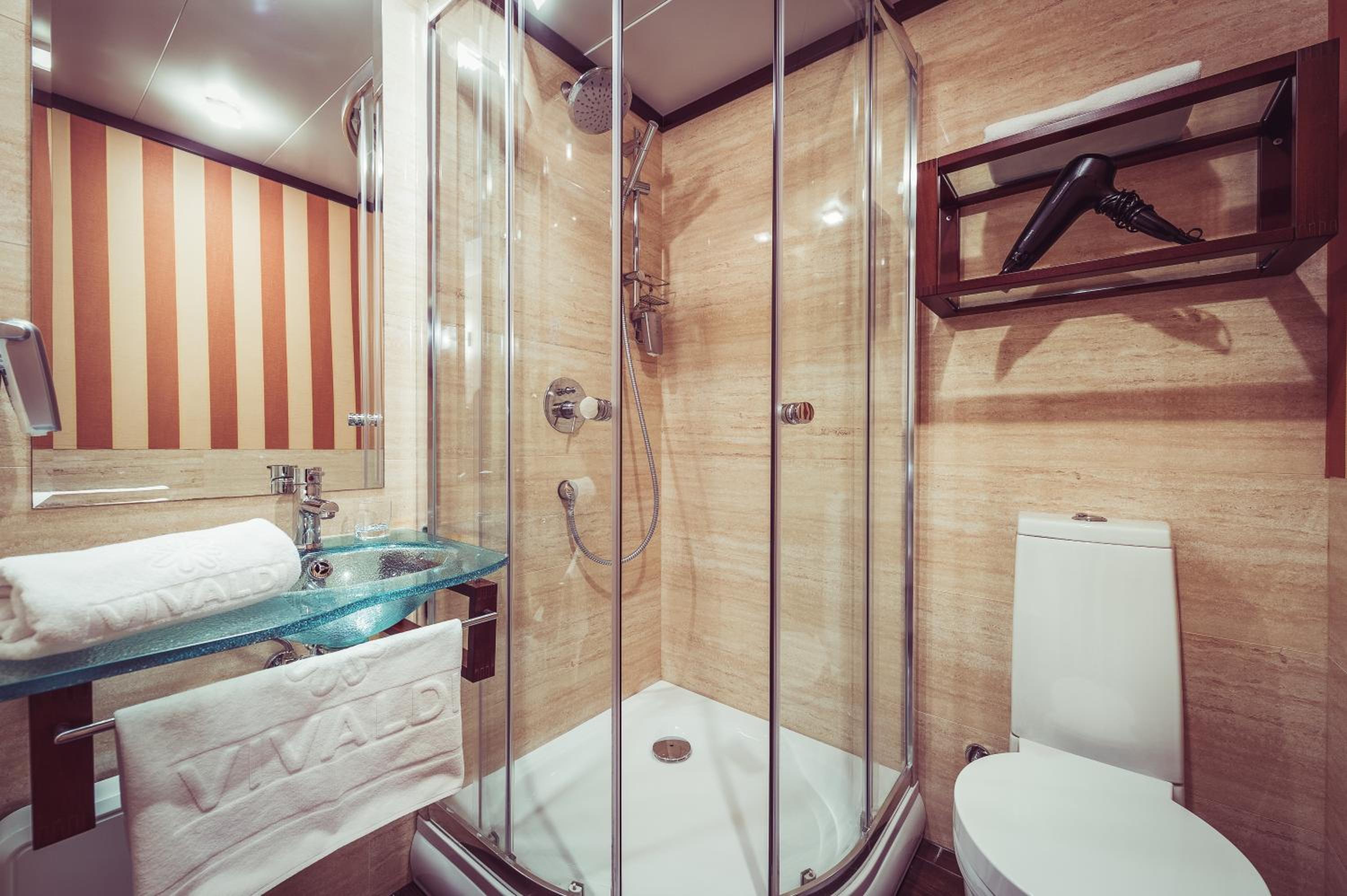 Business Double or Twin Room - Photo 5