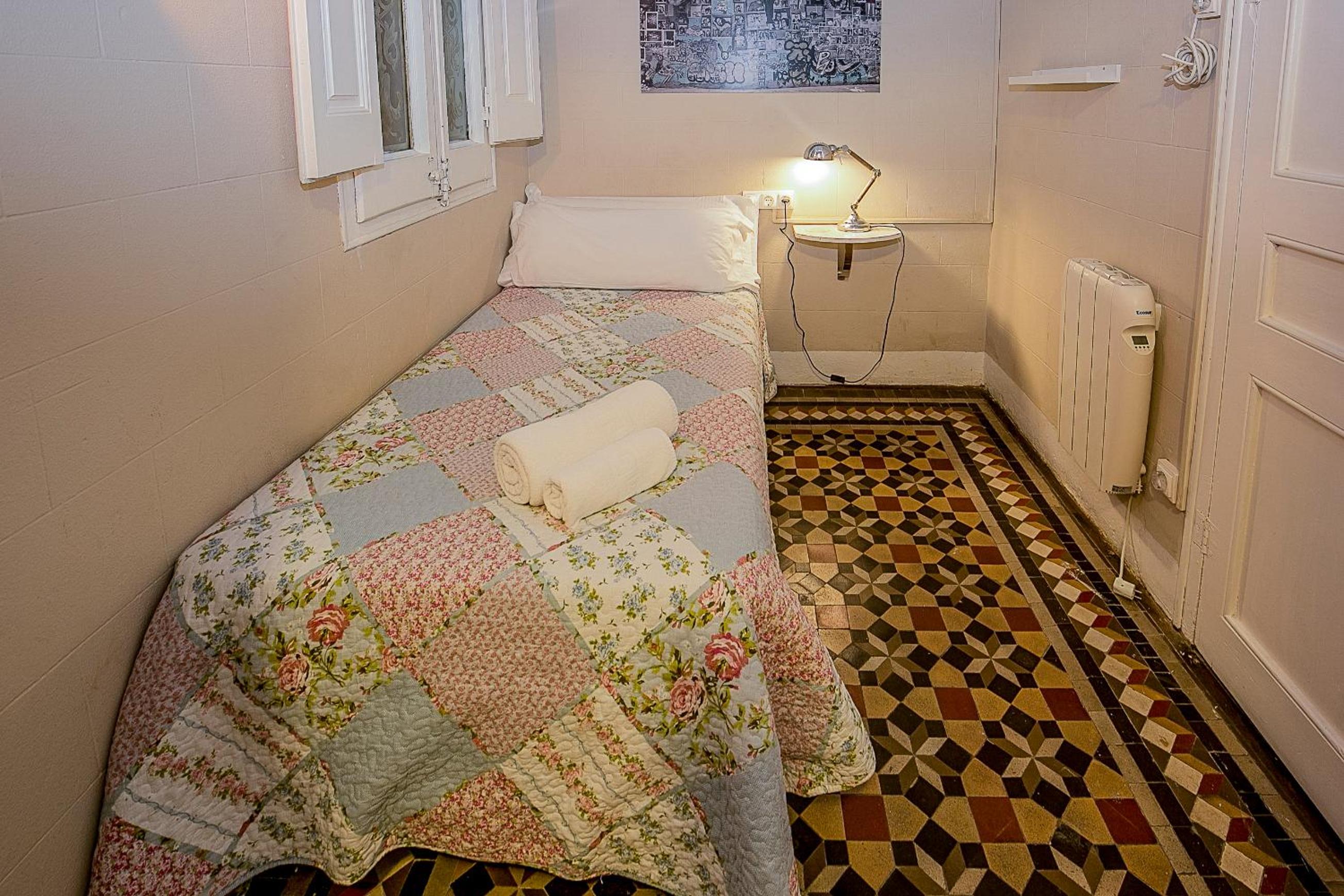 Budget Single Room photo 2