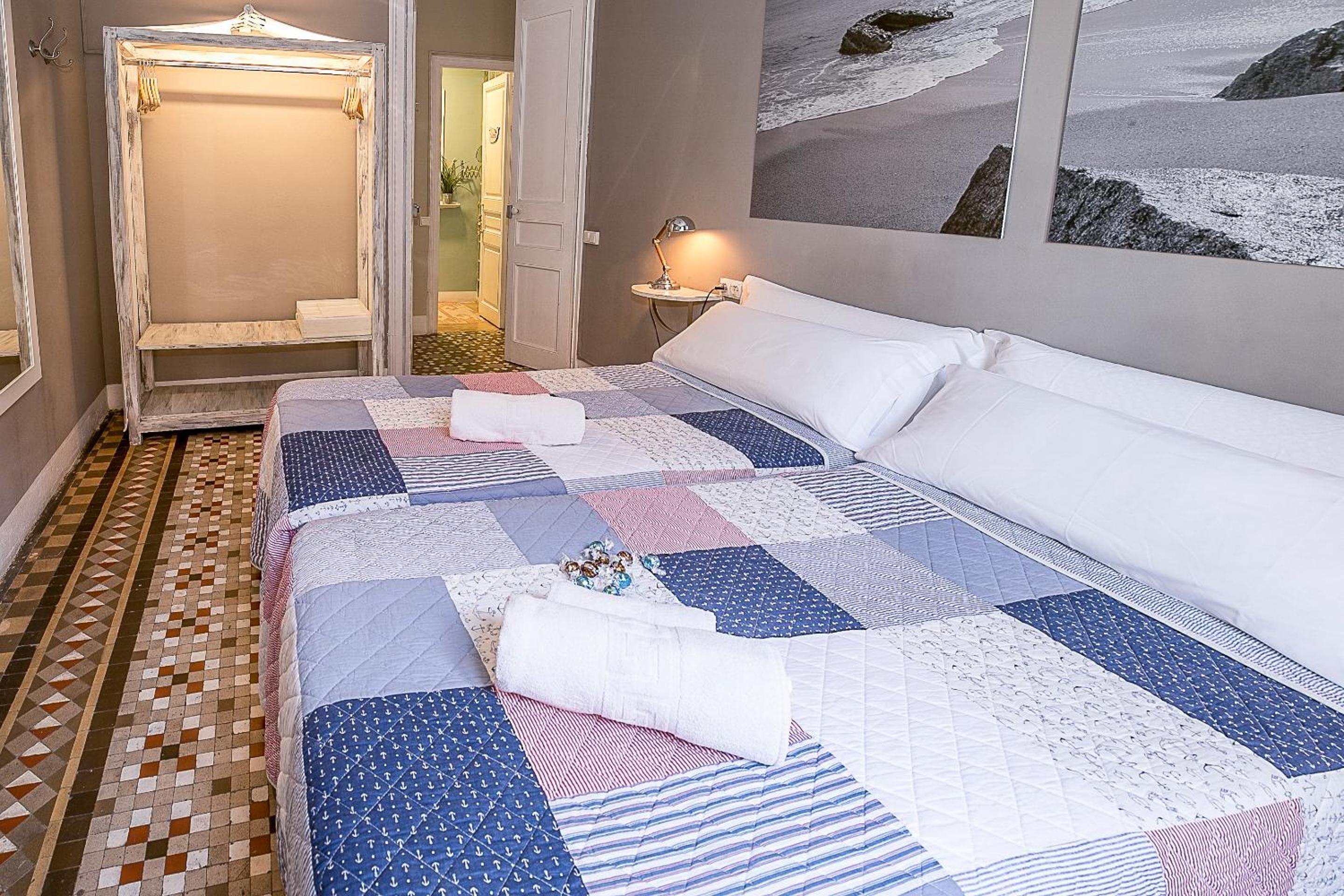 Family room with Private External Bathroom ( 2 Double rooms ) photo 3