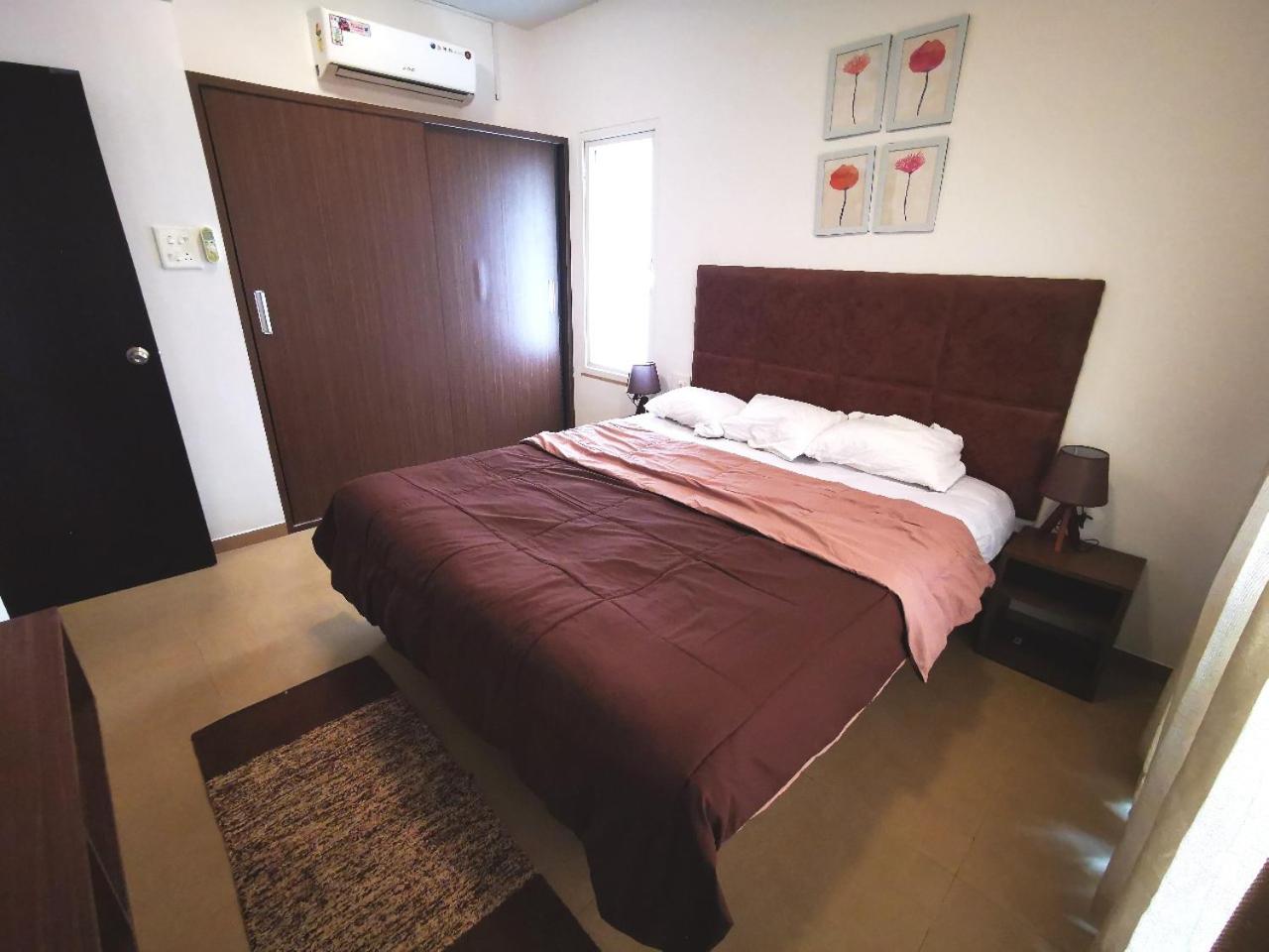 Apartment with Pool View  photo 2