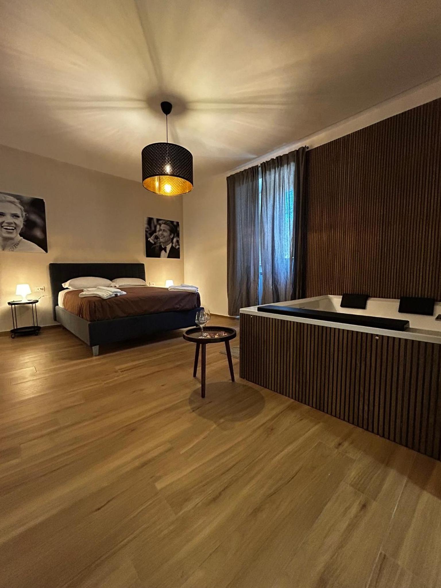 King Suite with Spa Bath photo 1