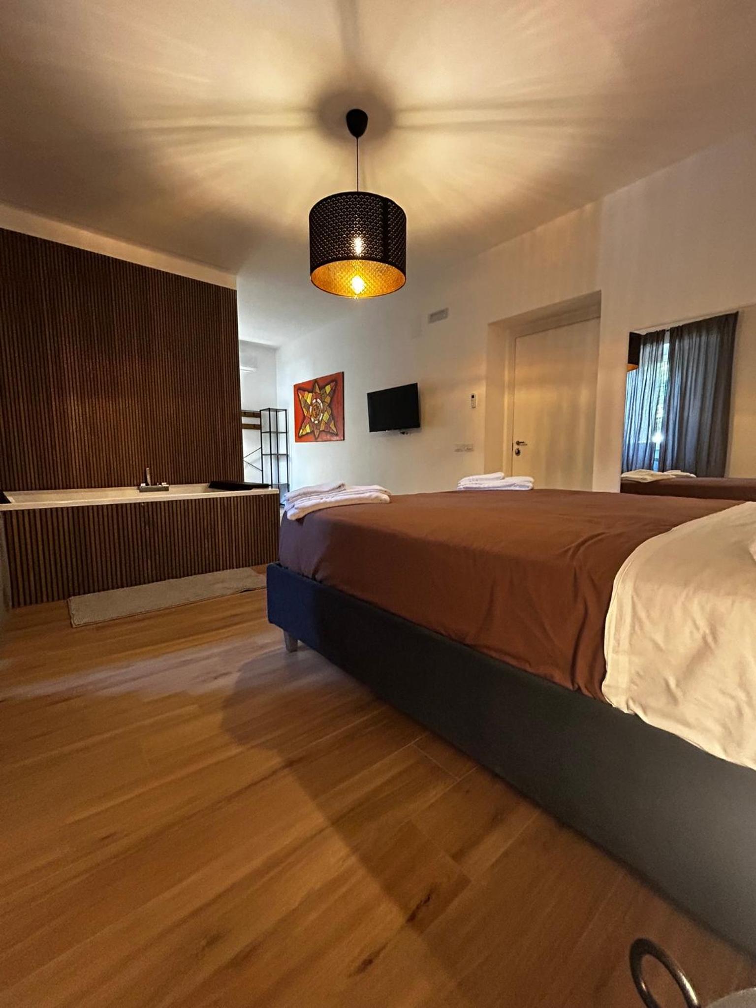 King Suite with Spa Bath