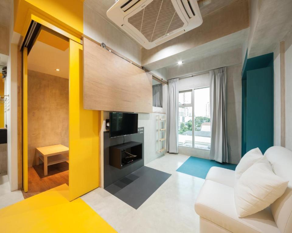Family Room with Private Bathroom photo 2