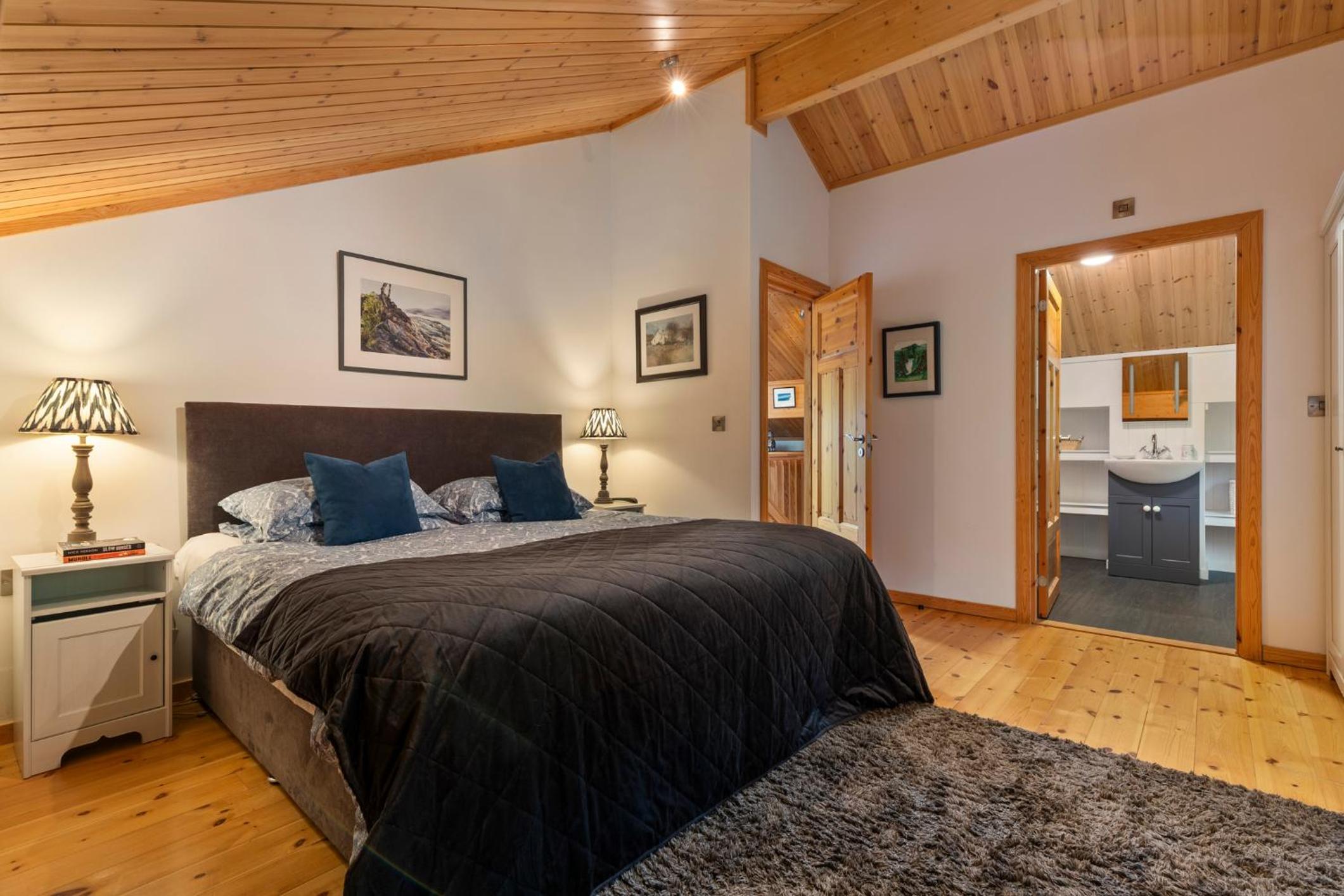 Three-Bedroom House photo 3