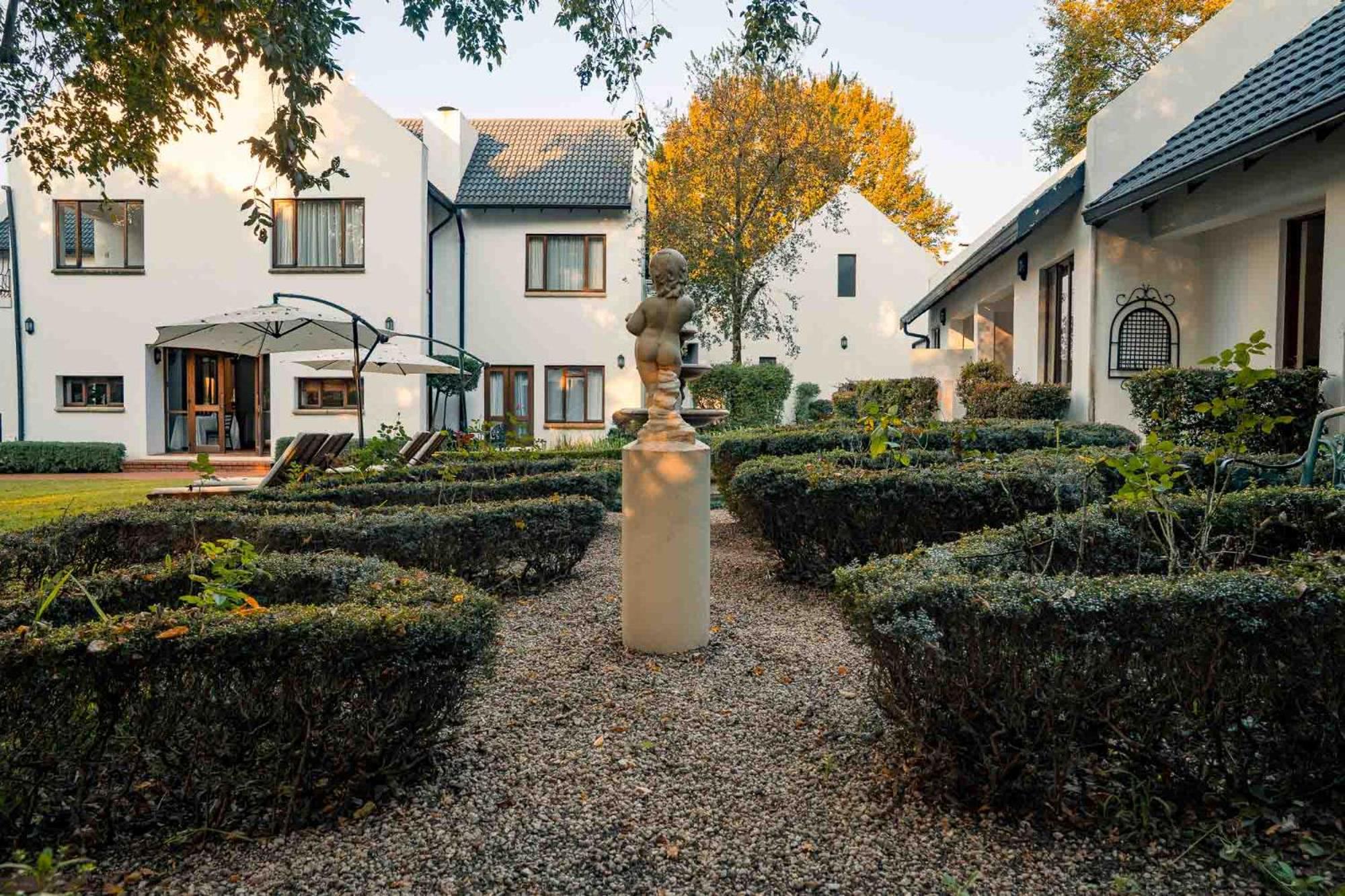 Deluxe Double or Twin Room with Garden View