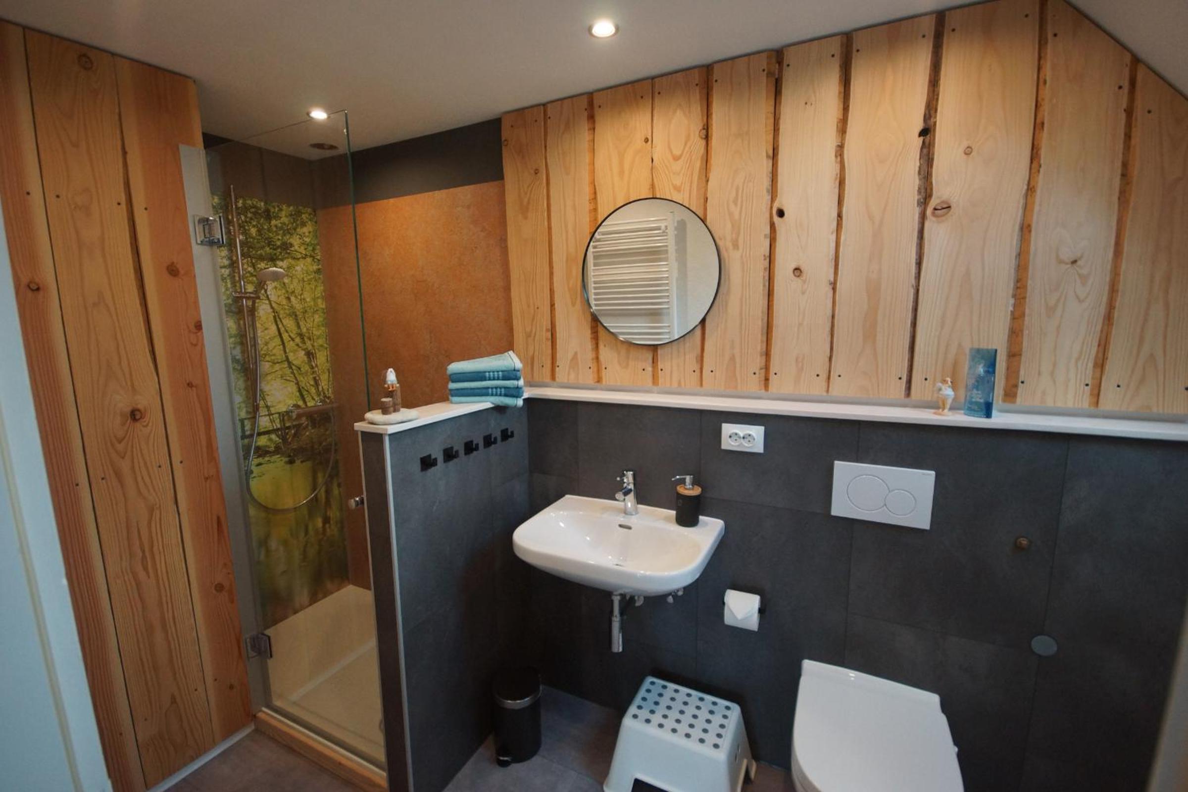 Two-Bedroom Apartment with Balcony photo 3