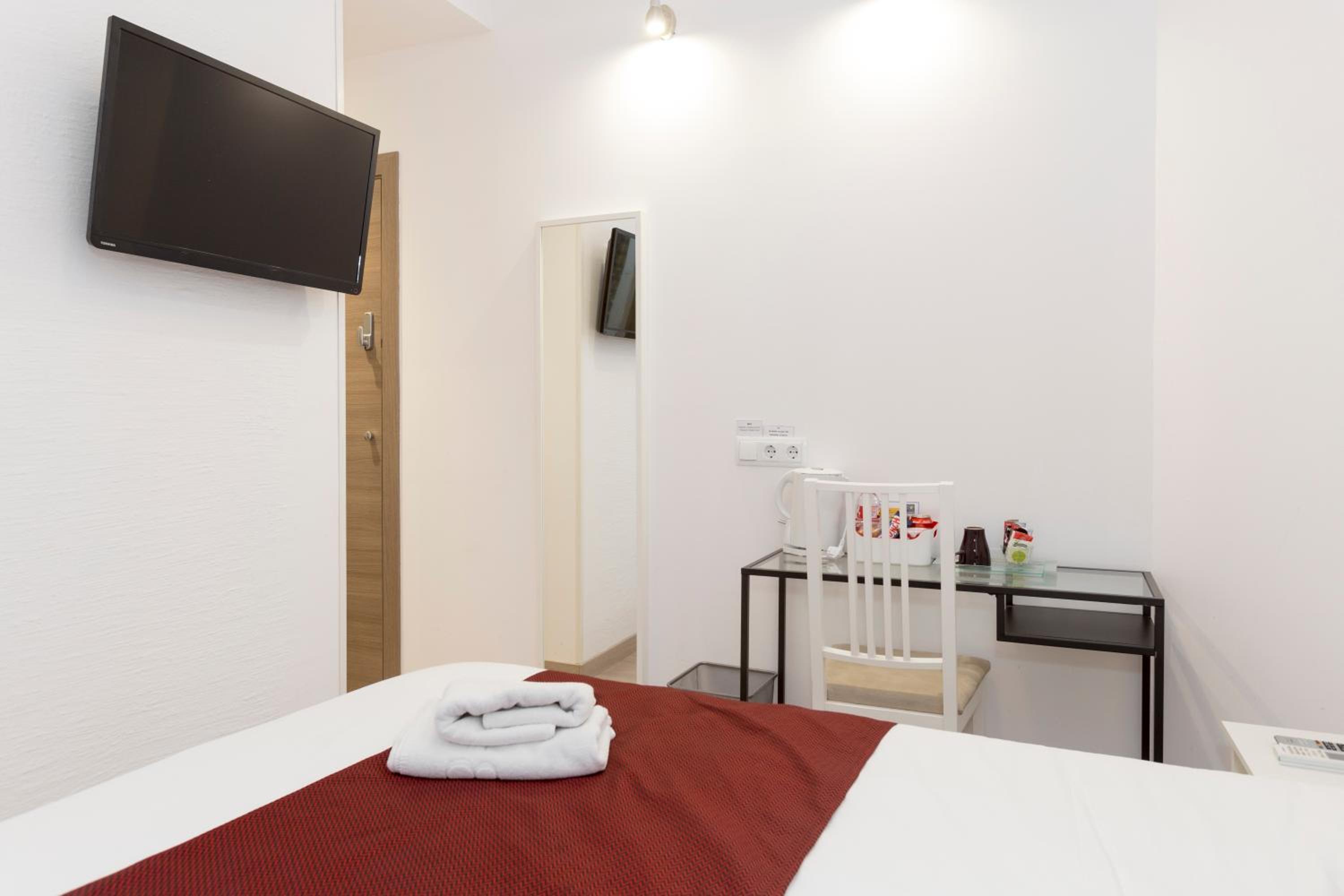 Budget Single Room photo 2