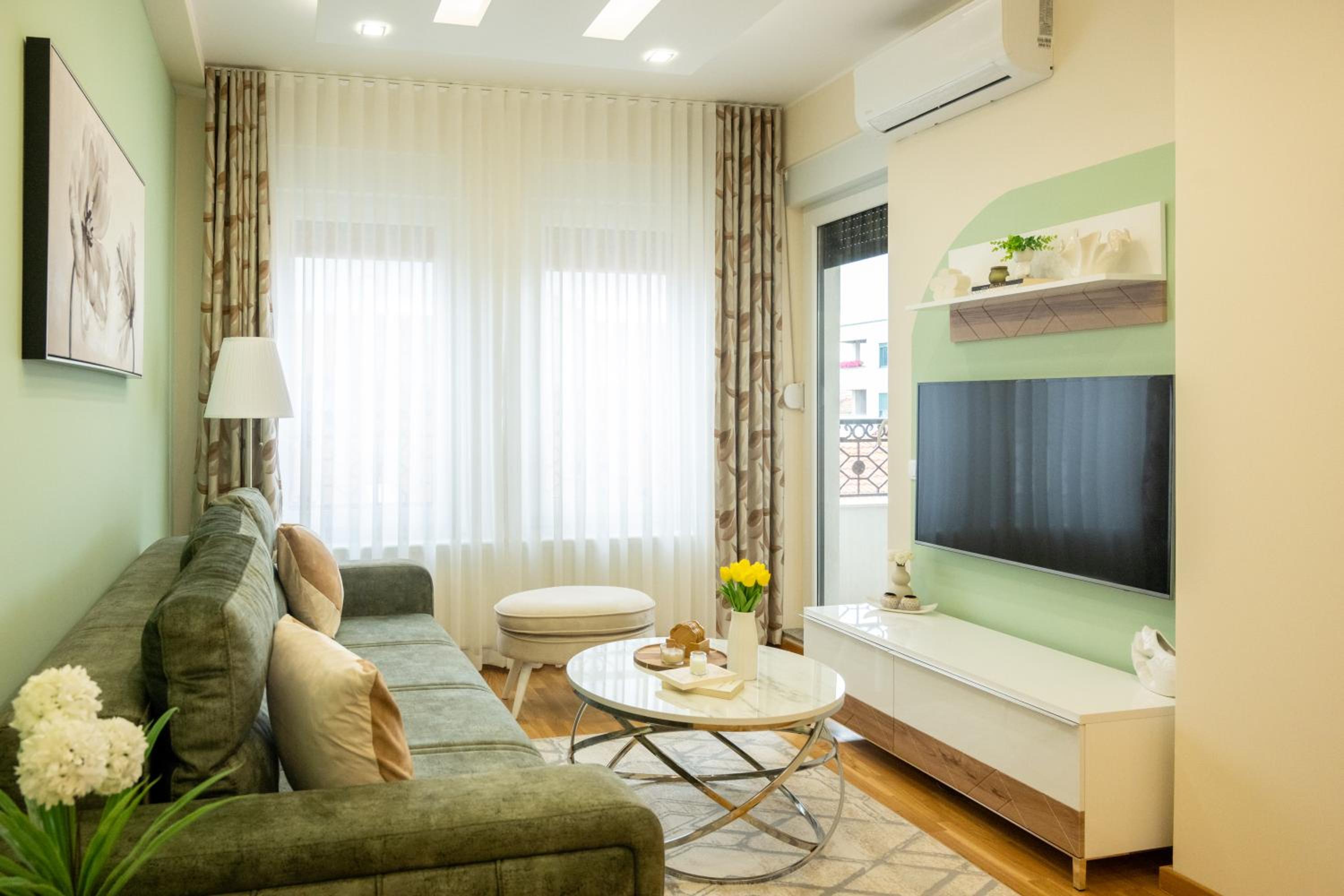 Deluxe Apartment