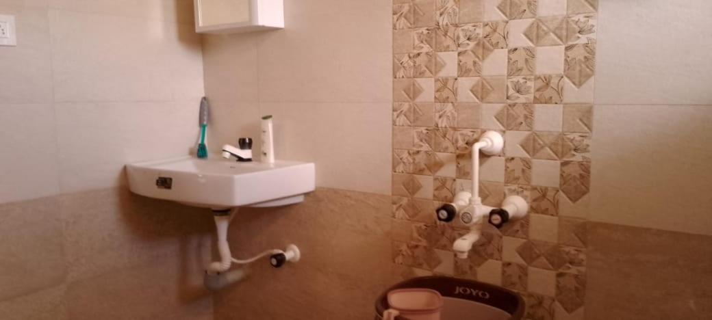 Triple Room with Shared Bathroom photo 2