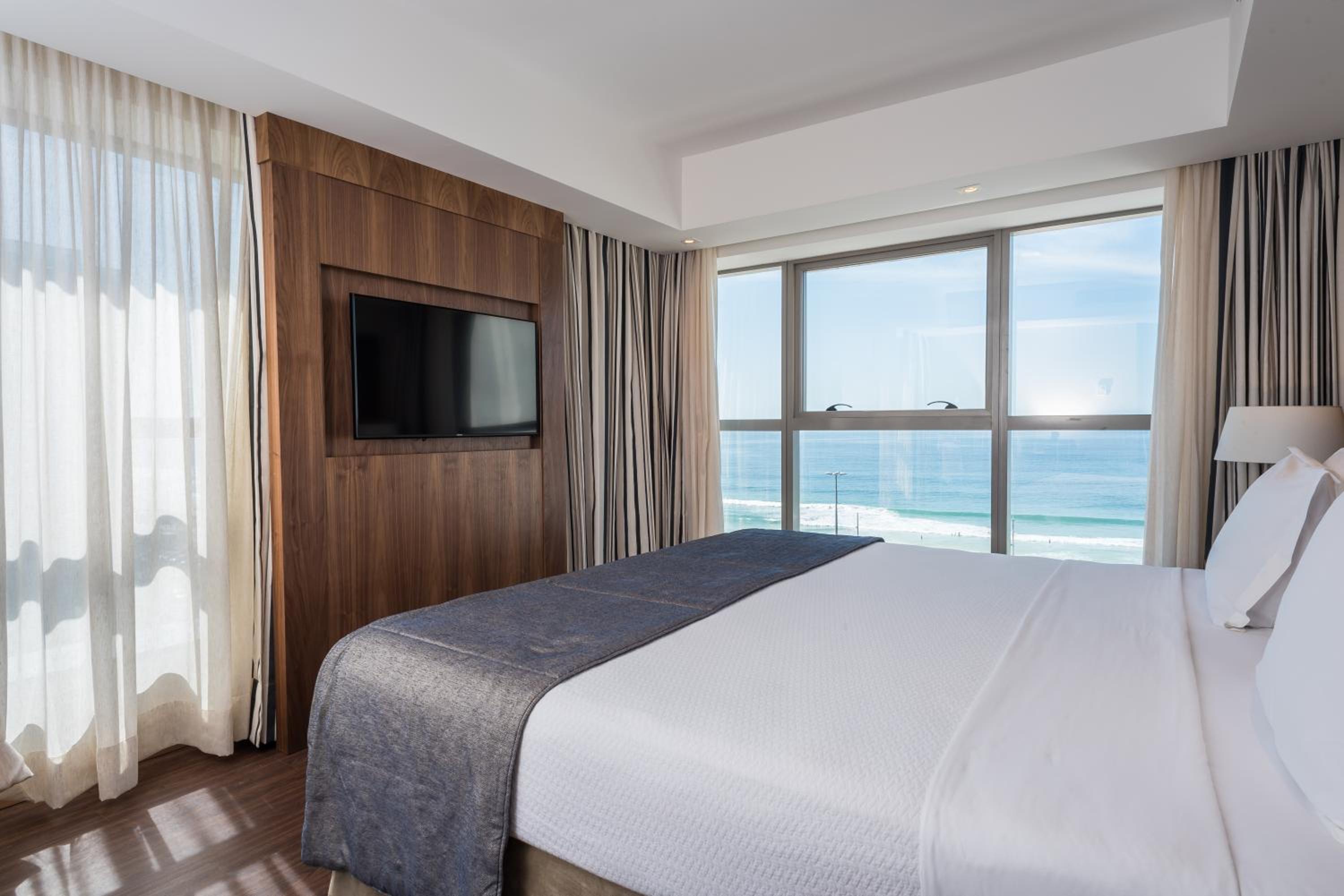 Deluxe Plus Double Room thumbnail 5
