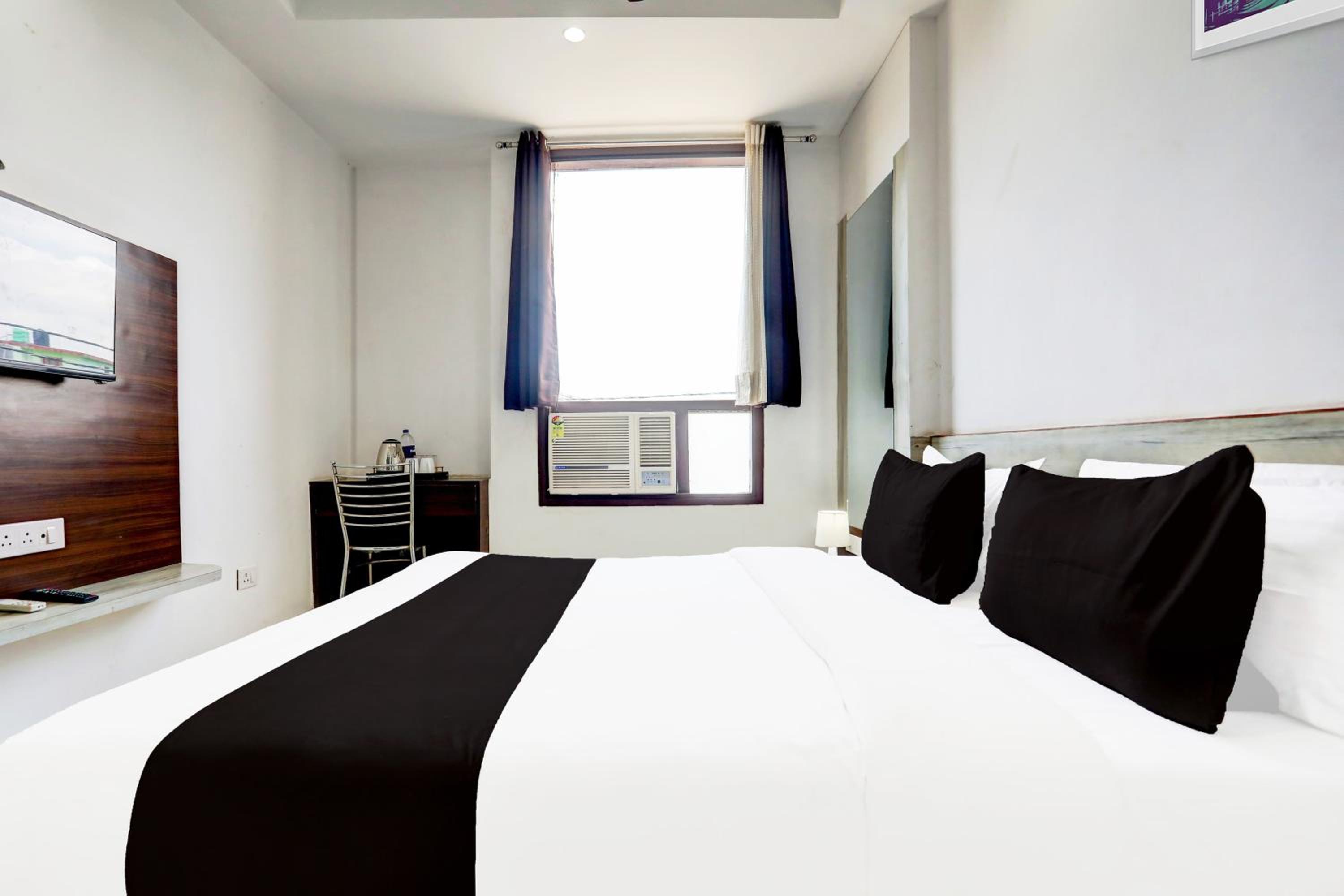 Triple Room with Bathroom photo 3
