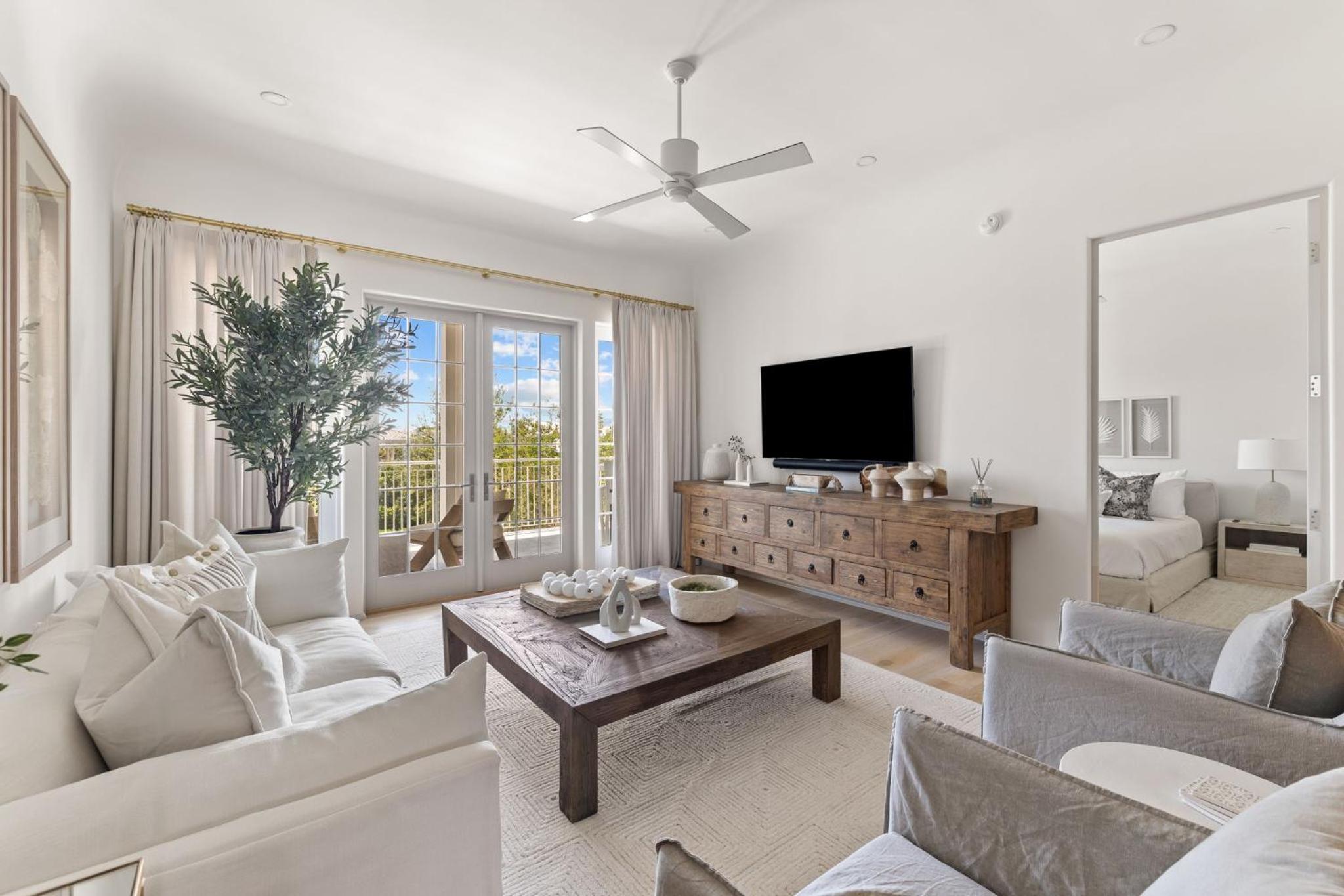 Two-Bedroom Deluxe Apartment with Balcony photo 2