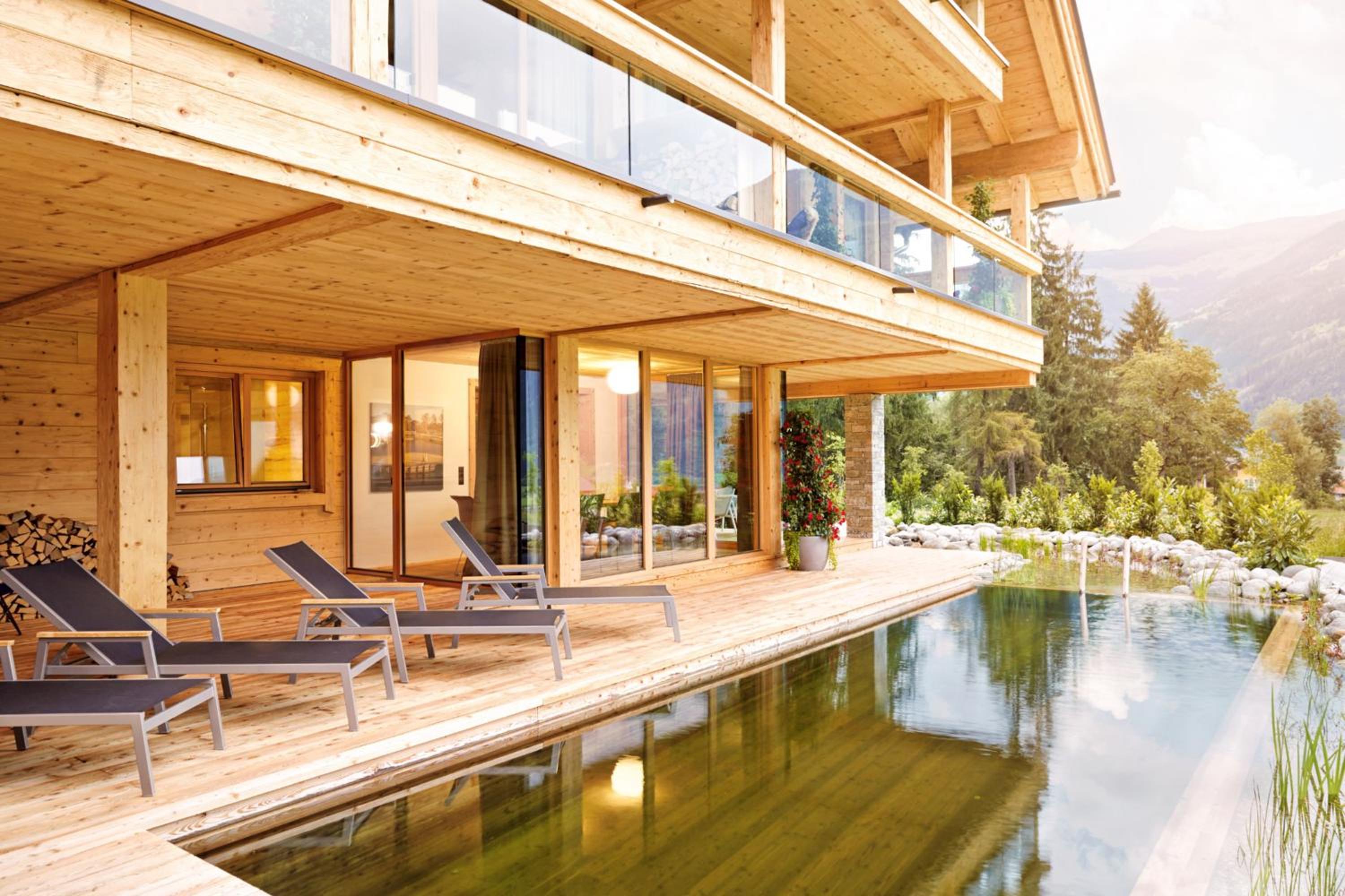 Two-Bedroom Apartment with Pool View photo 2