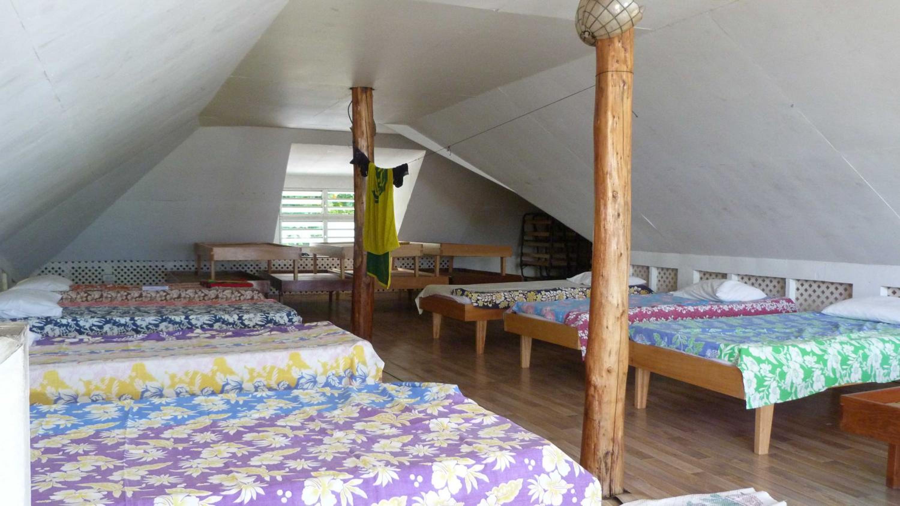 Bed in 15-Bed Mixed Dormitory Room with Shared Bathroom photo 1